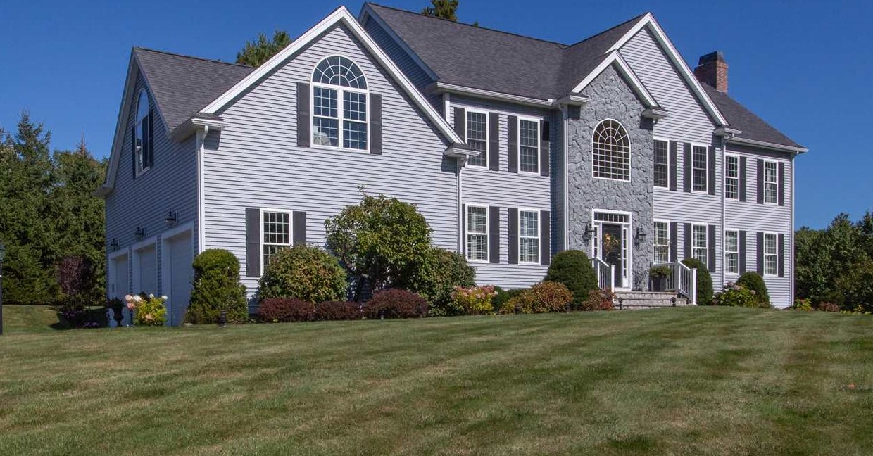 2 Dunraven Rd, Windham, NH 03087-1263