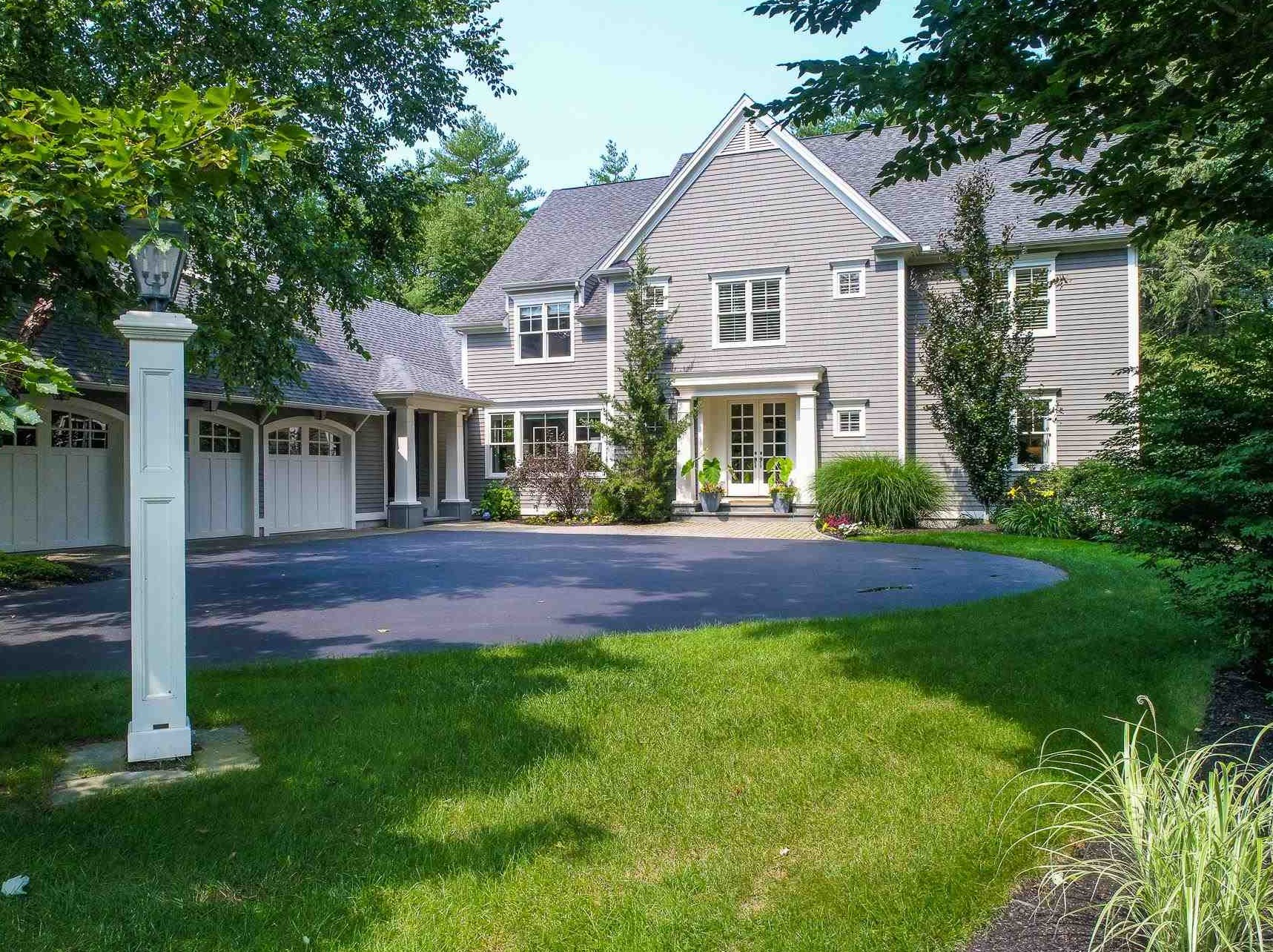 7 Aspen Ln, Manchester, NH 03110-4854