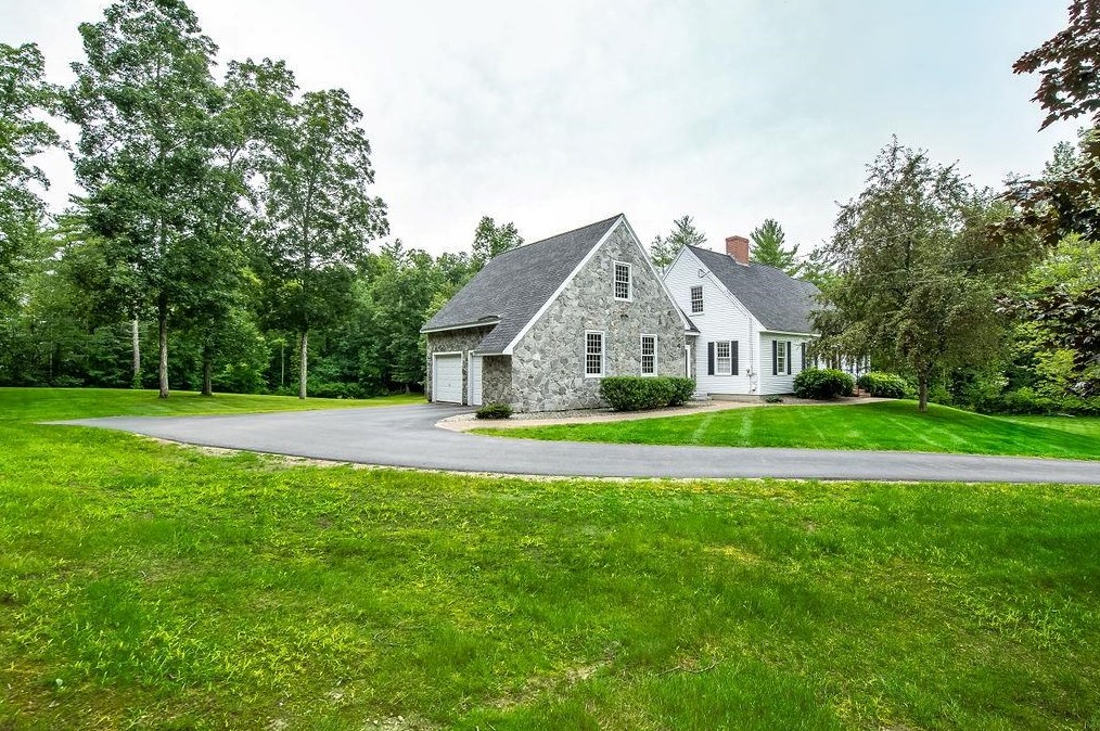 11 Cullen Way, Kensington, NH 03833-4309