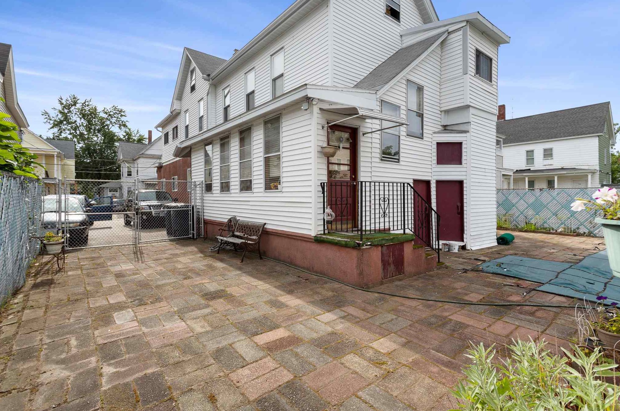 120 Palm St, Nashua, NH 03060