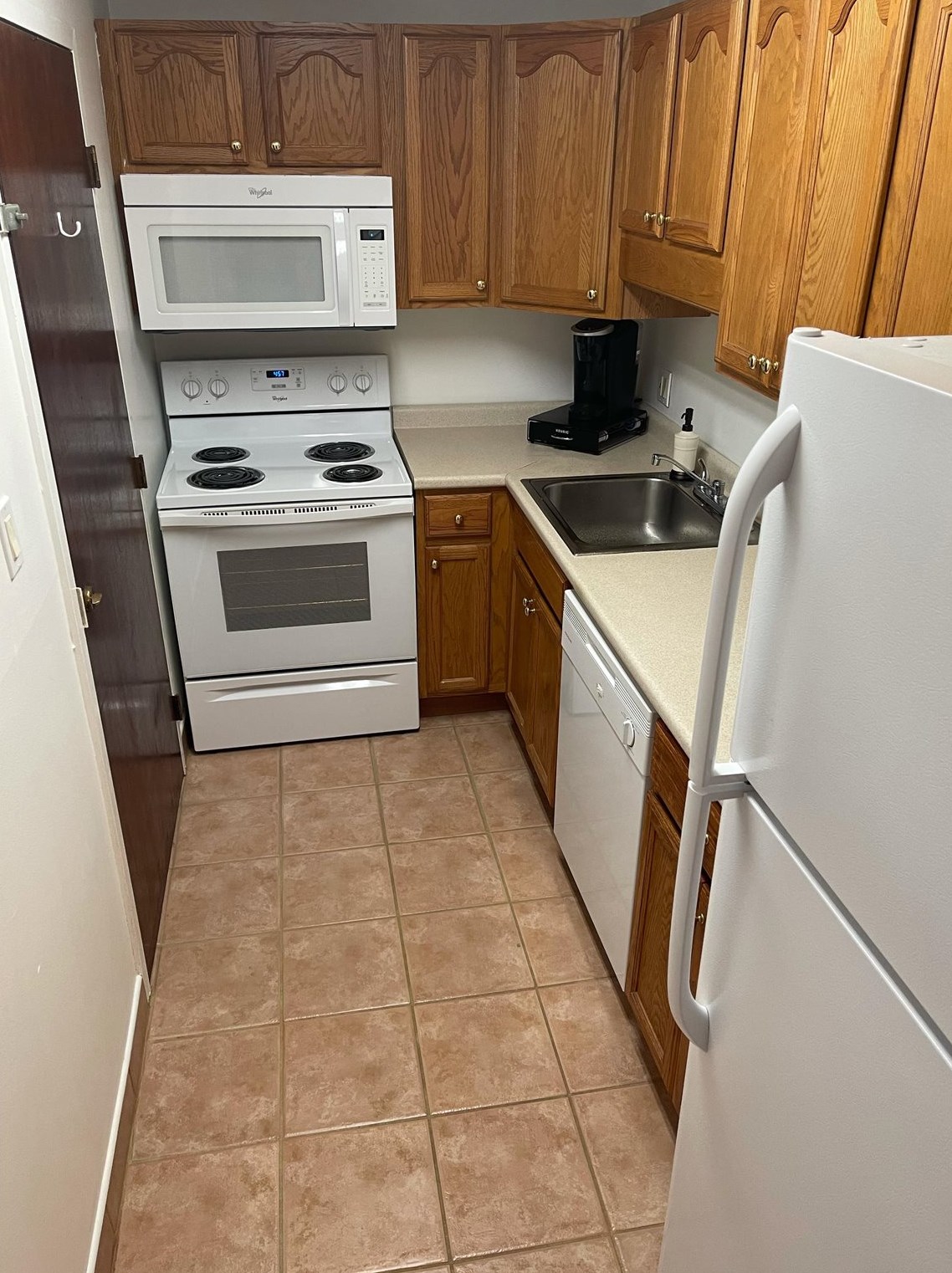 5 Silvestri Cir #14, Derry, NH 03038