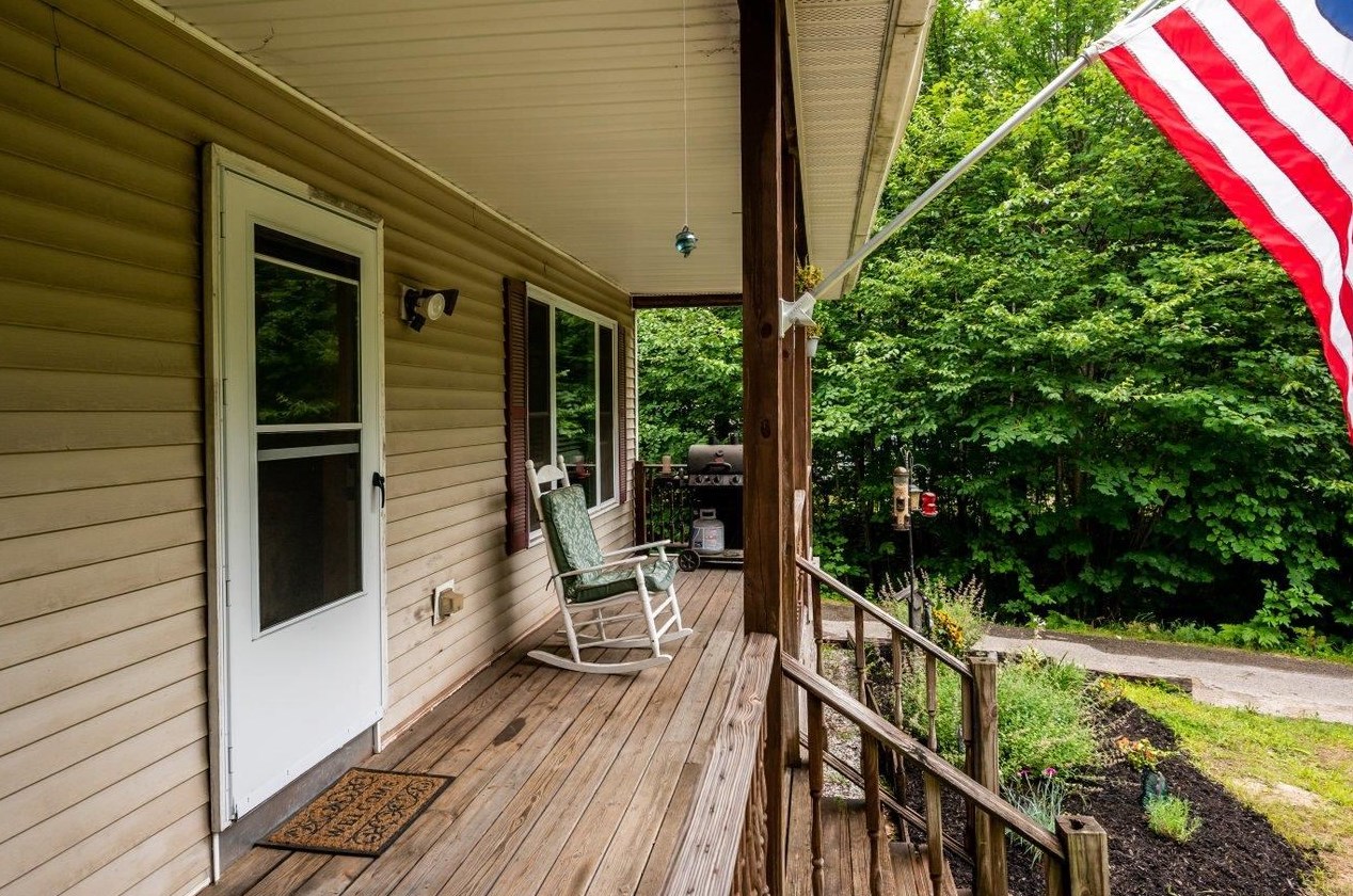 11 Spruce Rd, Wakefield, NH 03887