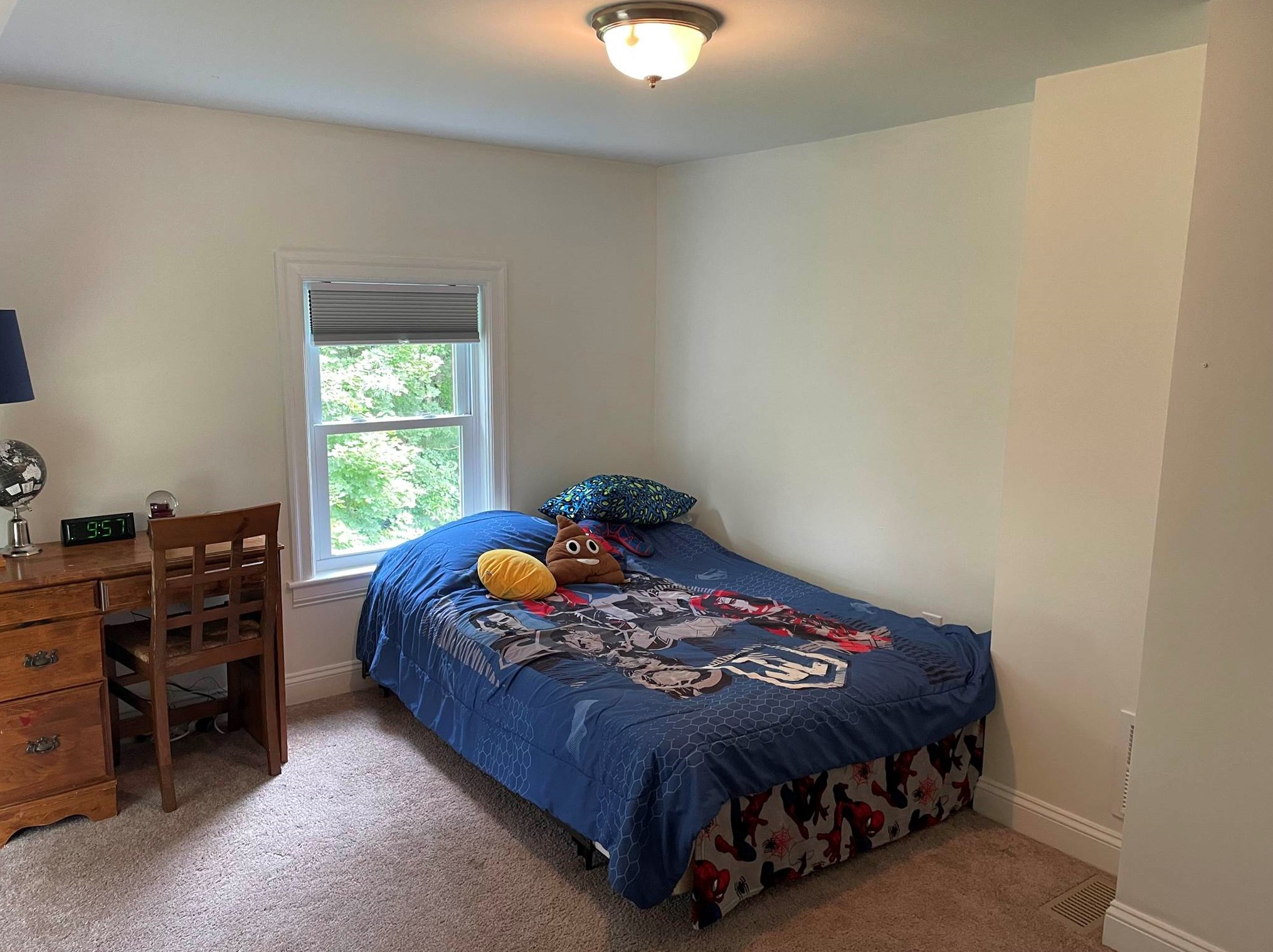 102 Highland St, Hudson NH  03051-3803 exterior
