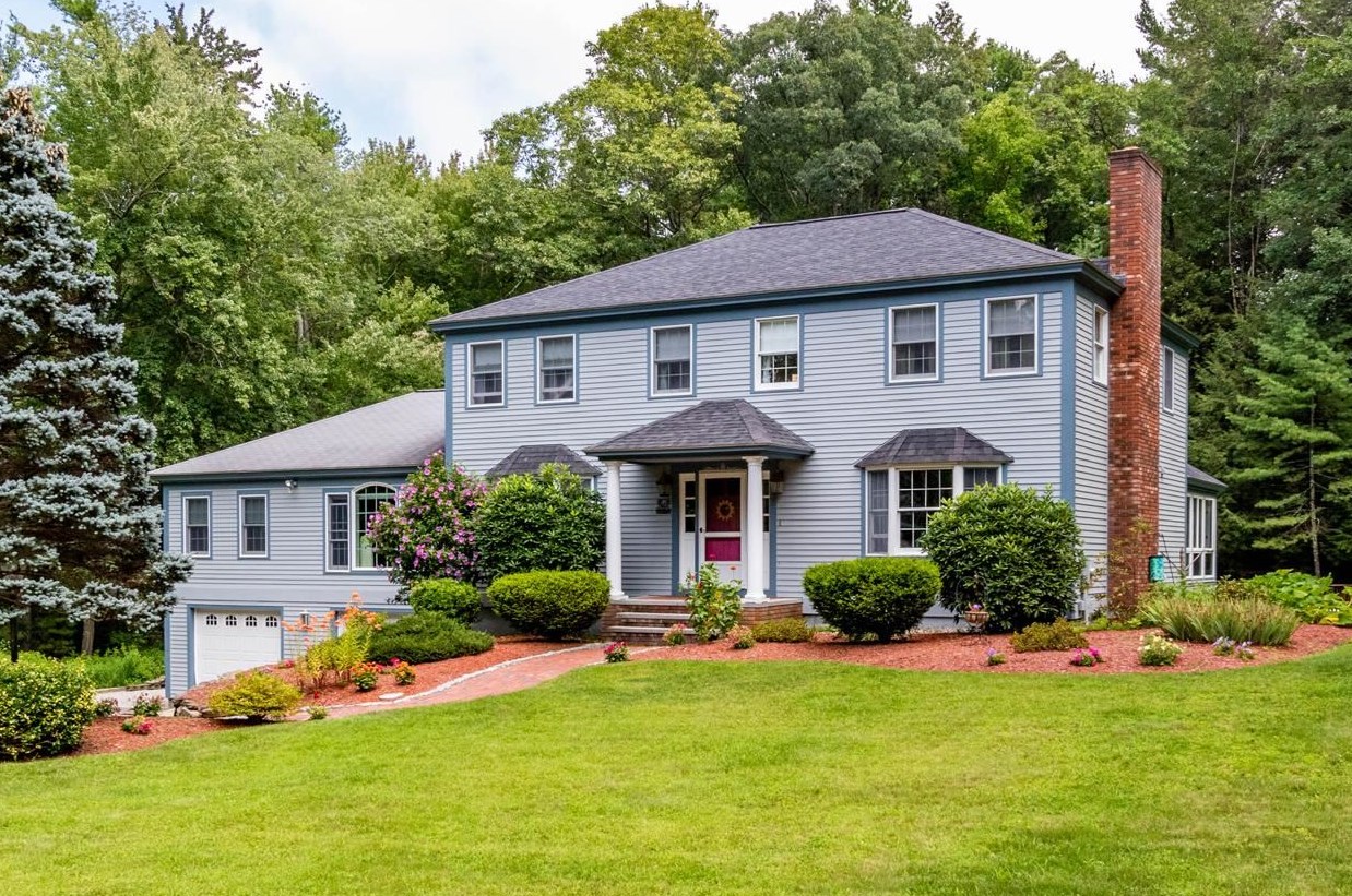 6 Acropolis Ave, Londonderry, NH 03053