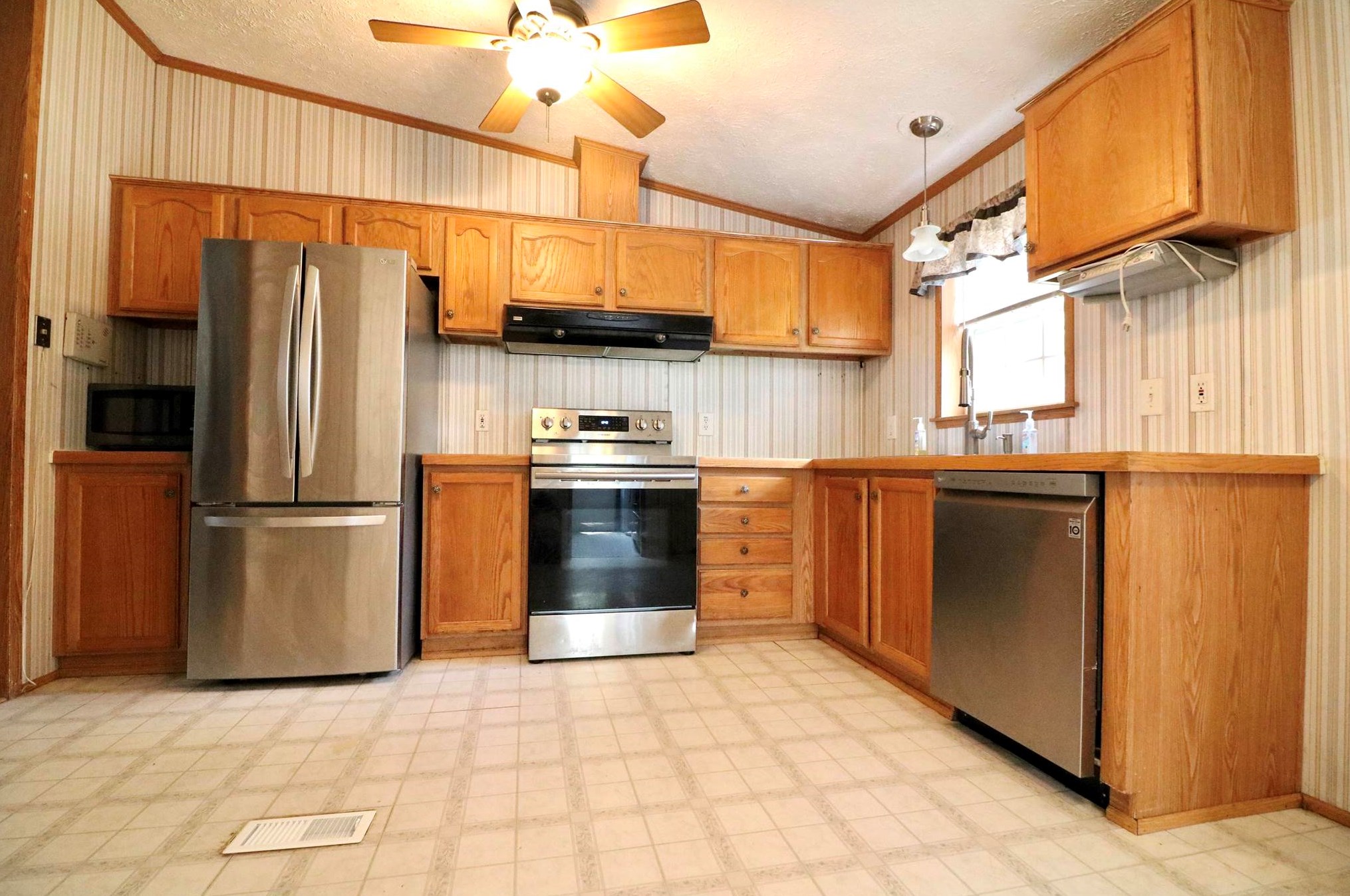 6 Marilyn, Allenstown, NH 03275