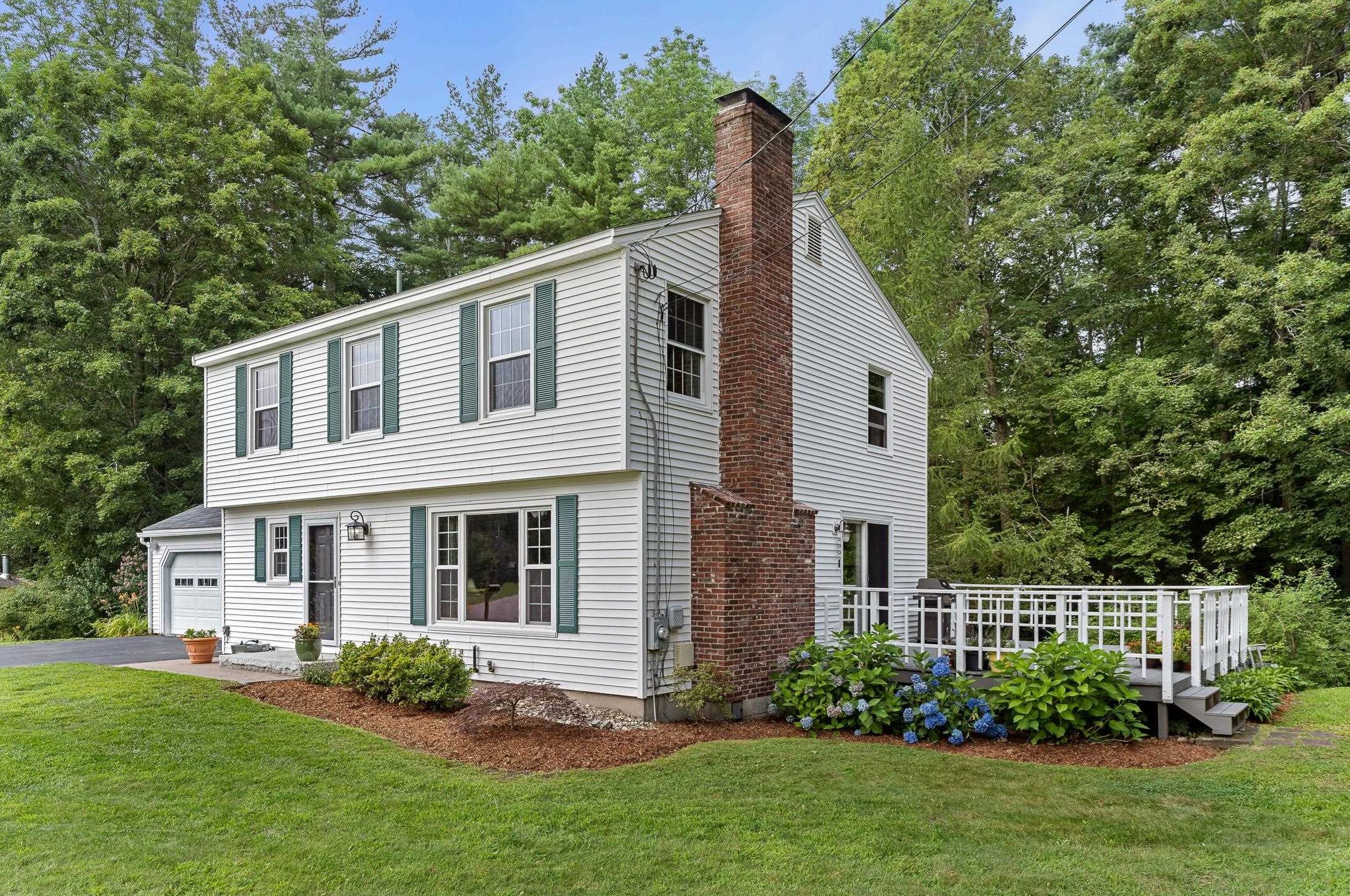8 Sabra Cir, Derry, NH 03038