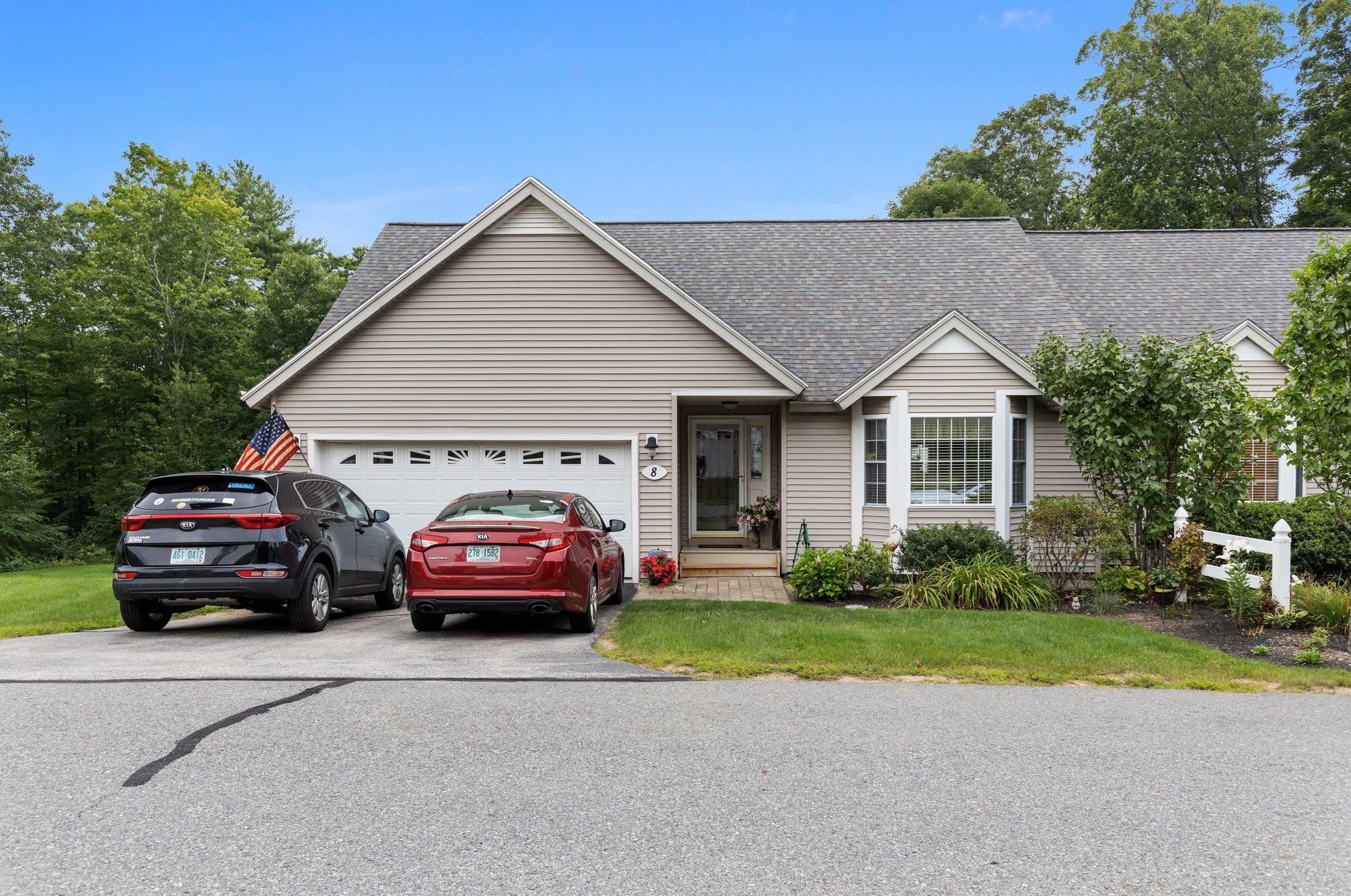 8 Cricket Hill, South Hampton, NH 03827