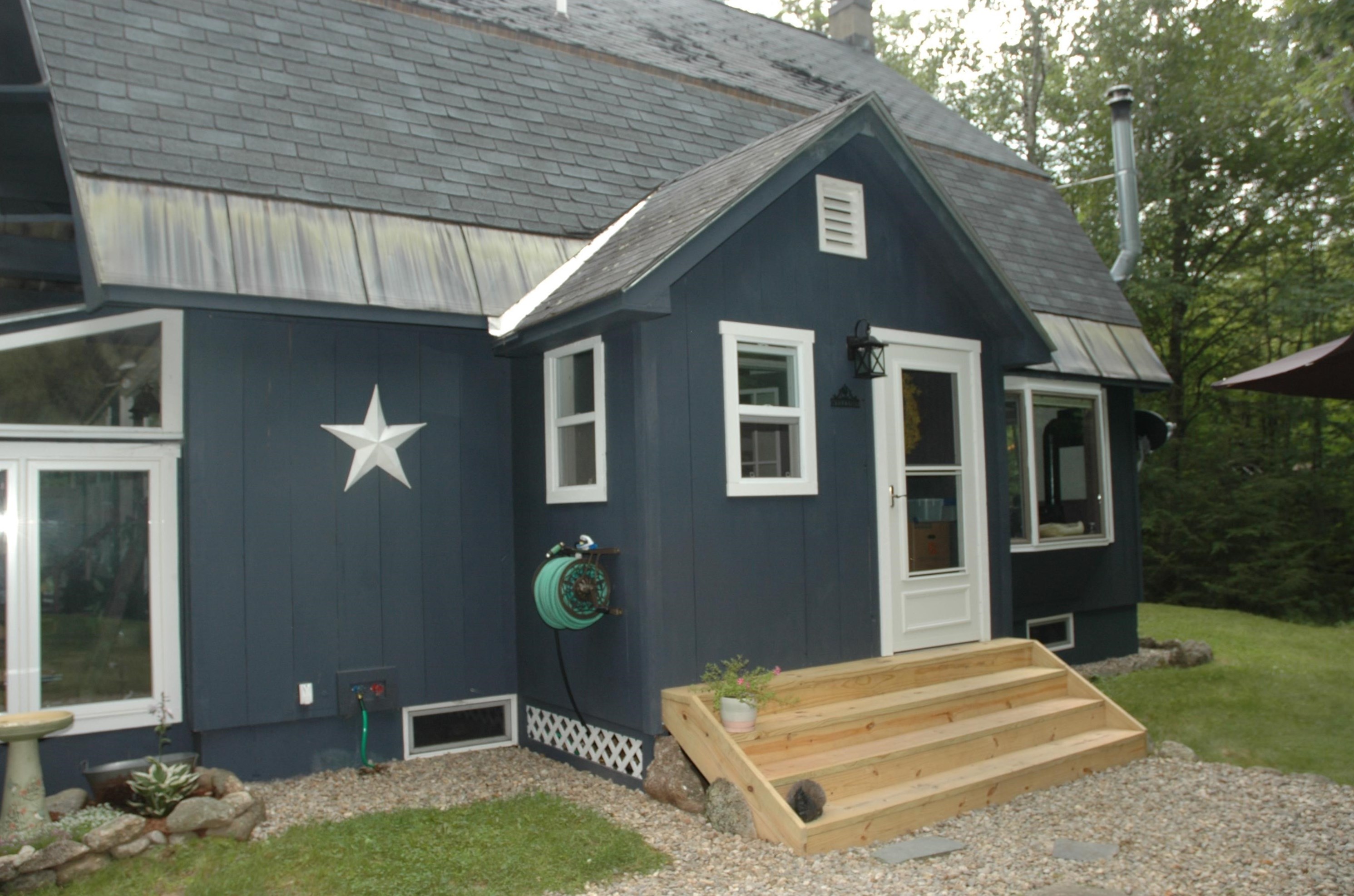 358 E Washington, Hillsboro, NH 03244