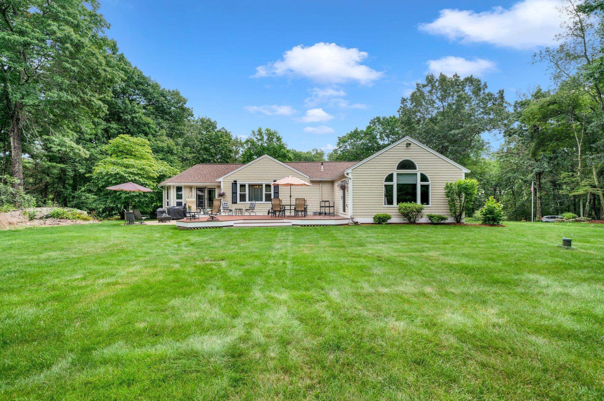 88 Marblehead Rd, Windham, NH 03087-2376