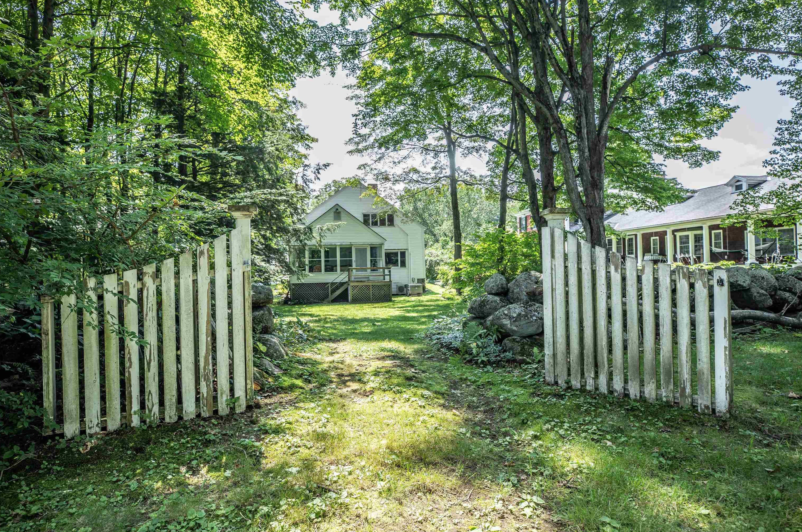 17 Main St, Hancock, NH 03449