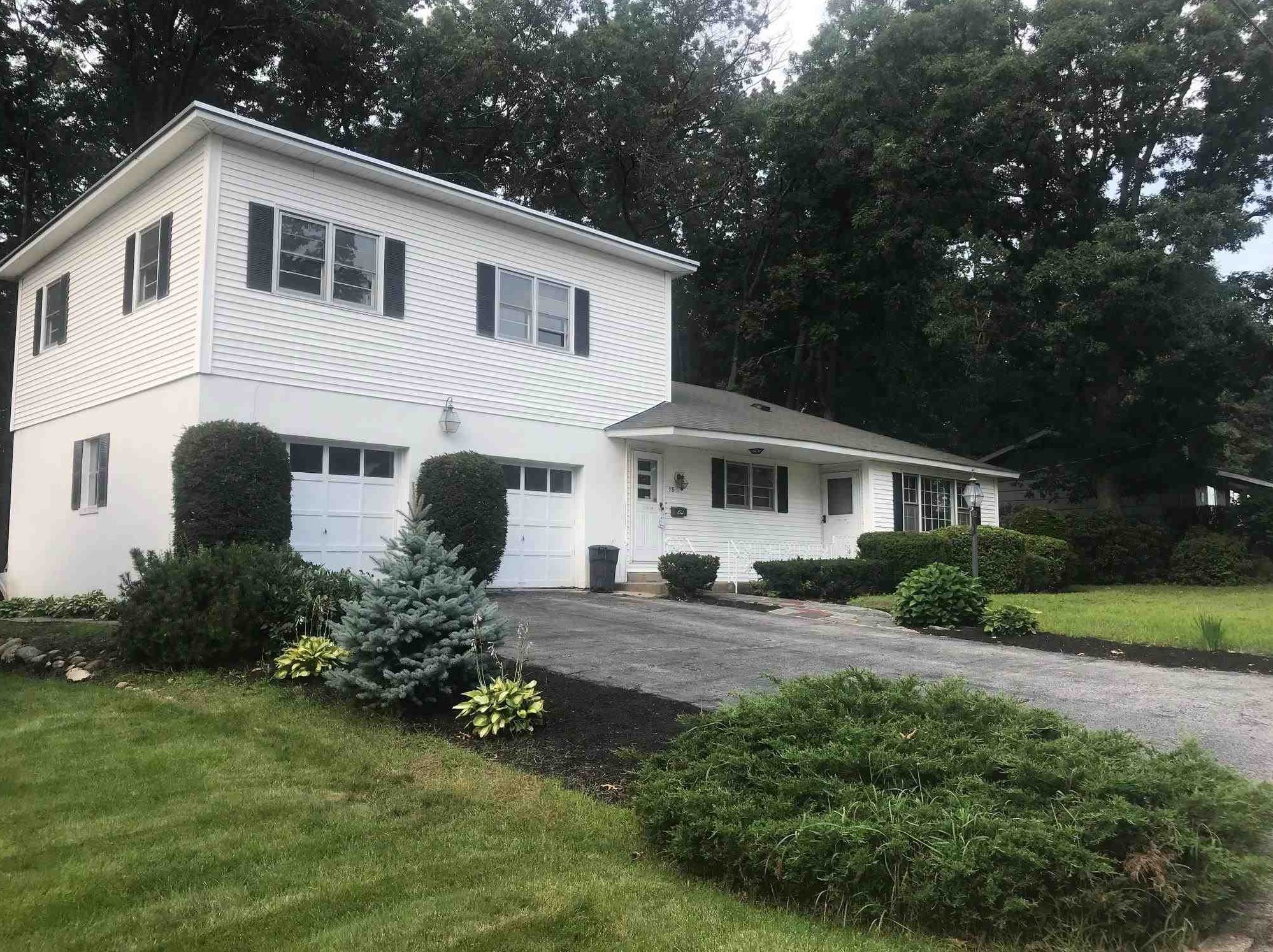 78 Constant St, Manchester, NH 03103-3811