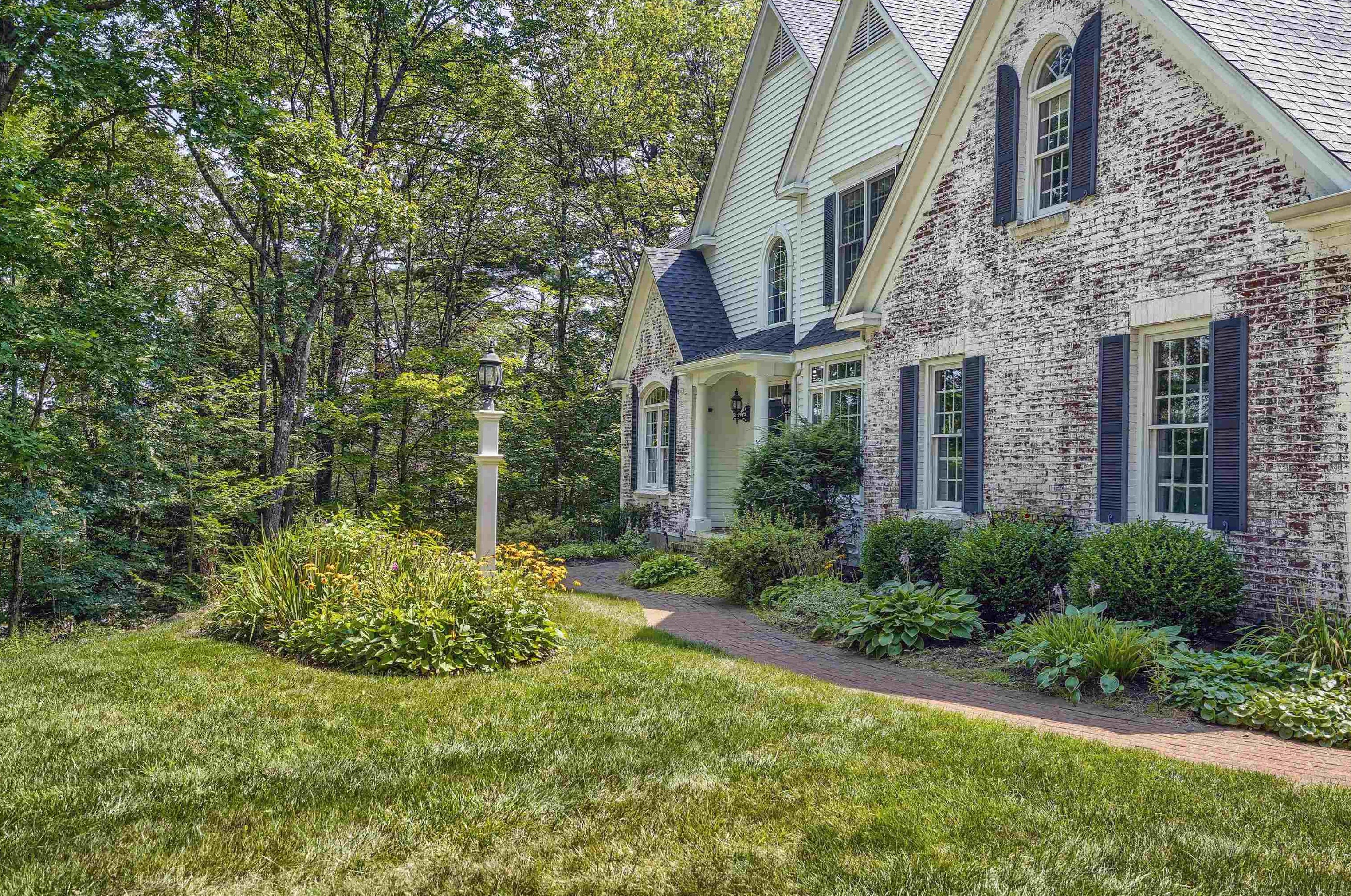 11 Newcastle, Manchester, NH 03110