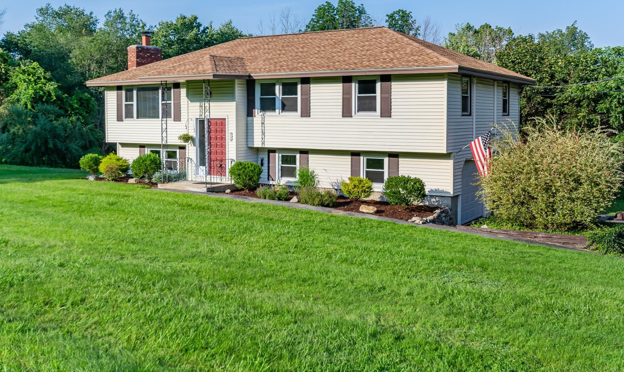 12 Koper Ln, Pelham, NH 03076