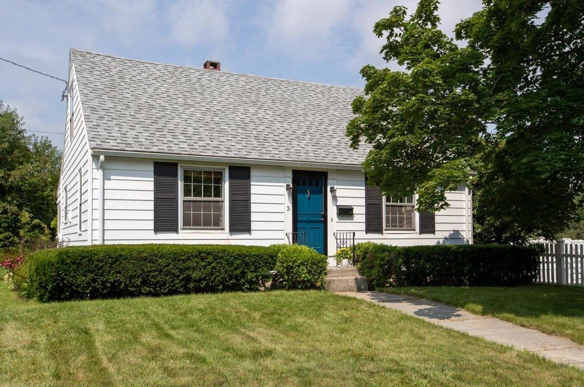 3 Comings Ct, Kensington, NH 03833-1516