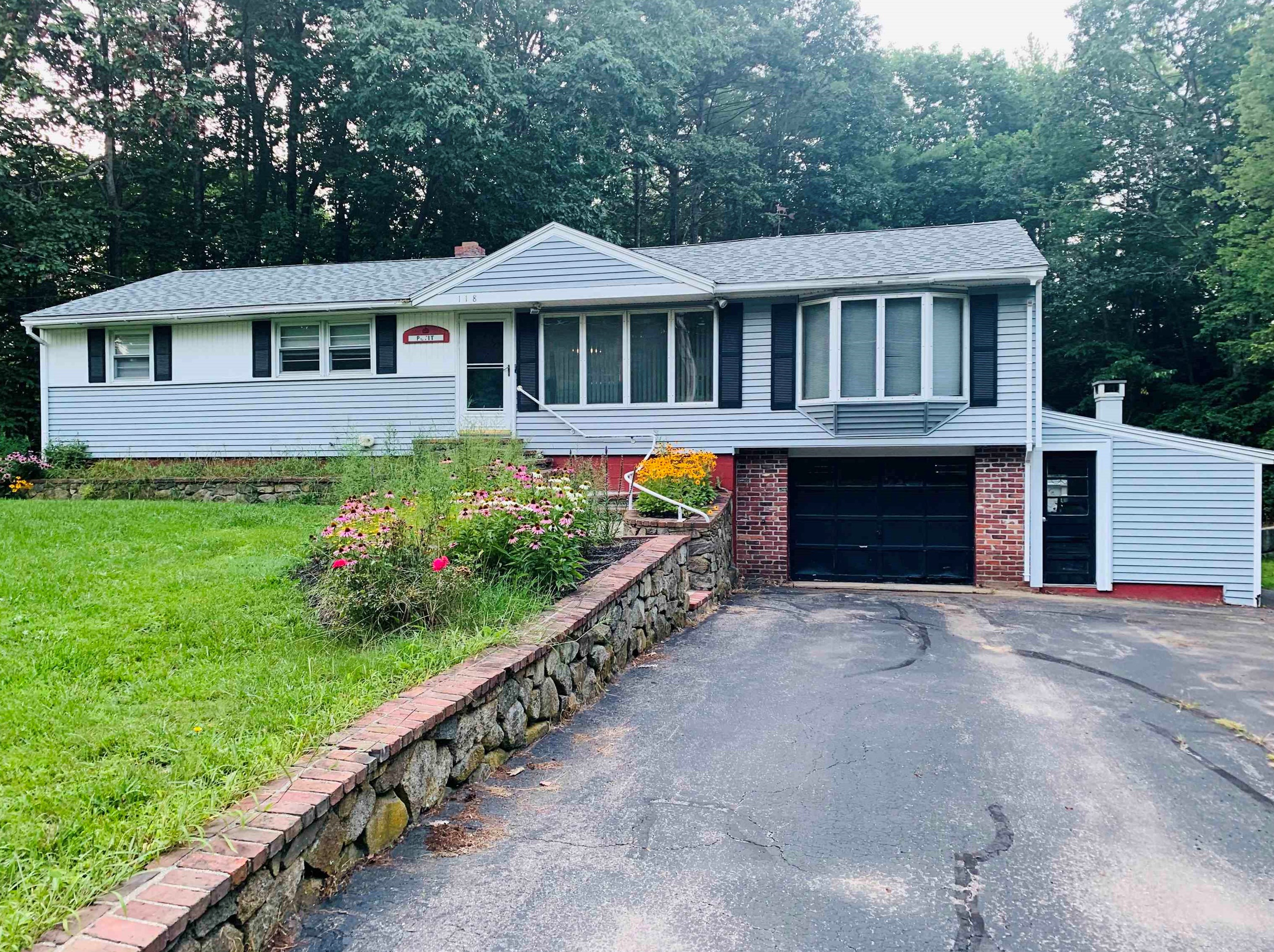 118 Grant Rd, Newmarket, NH 03857 exterior