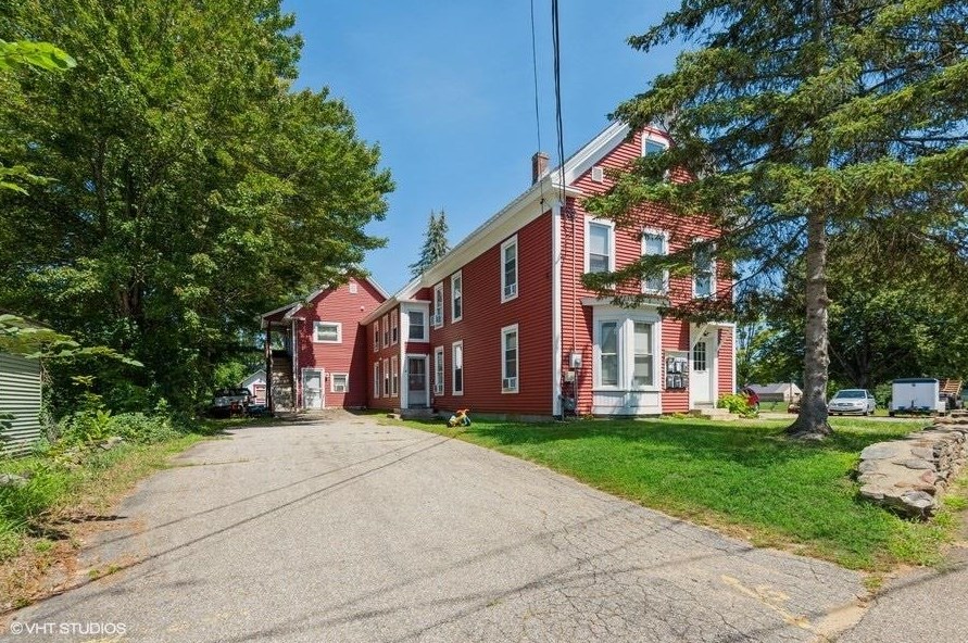 22 West St, Laconia, NH 03246