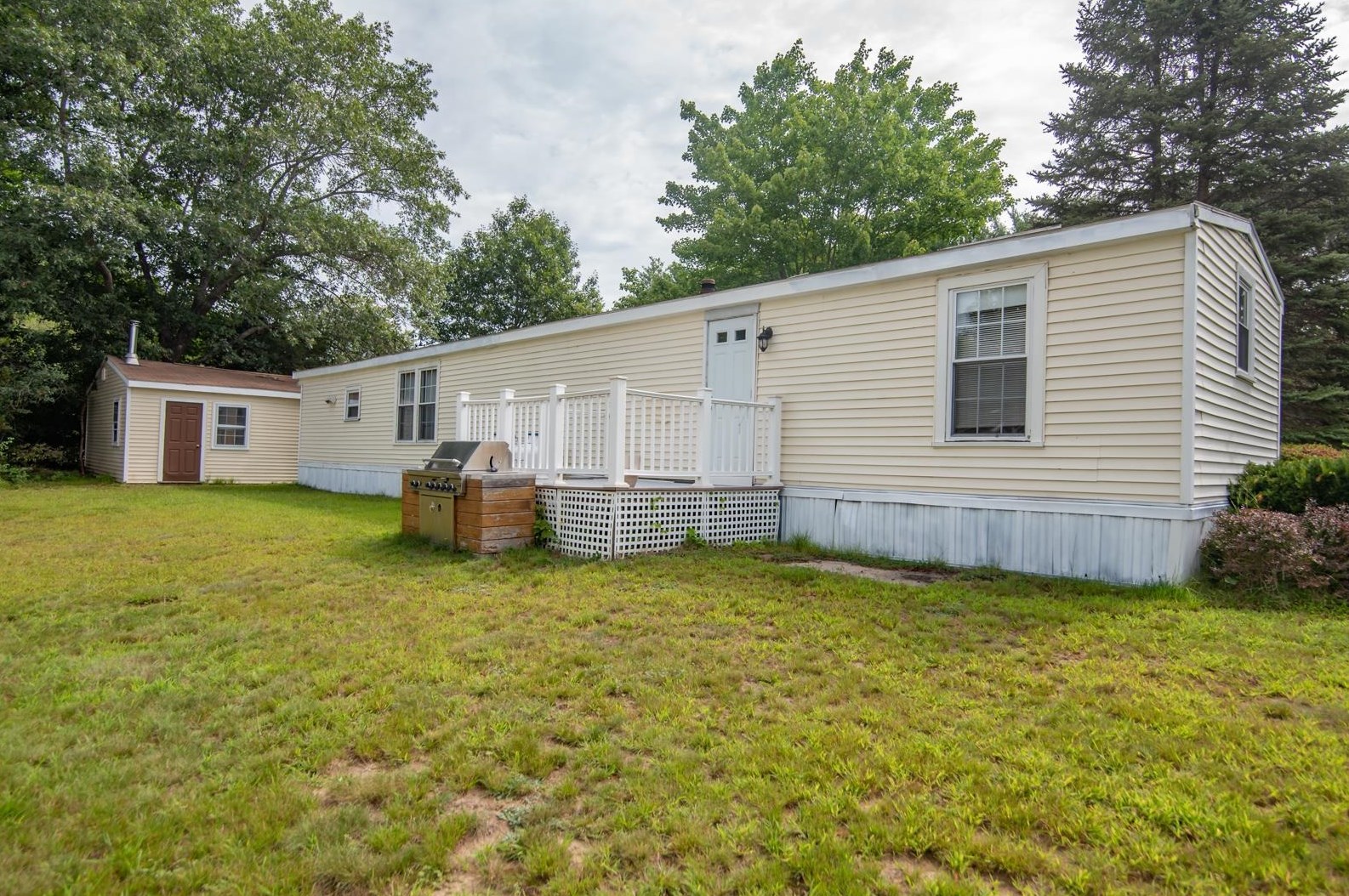 16 Stoneledge Rd, North Hampton, NH 03862