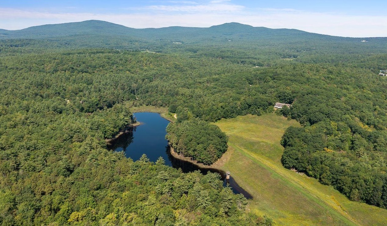 30 Jackson, Wilton, NH 03086