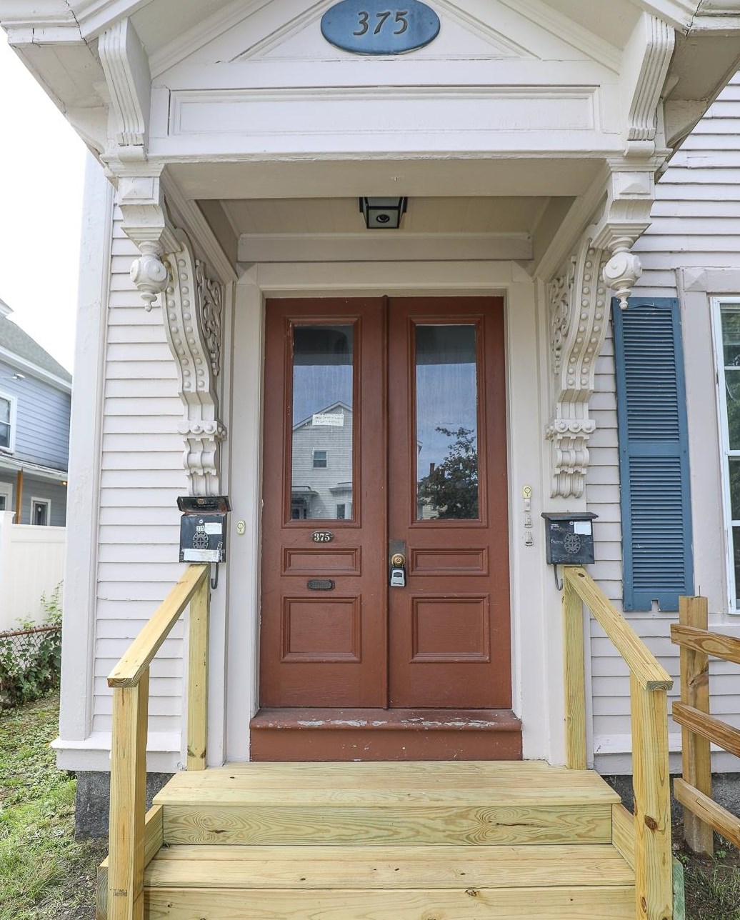 375 Central St, Manchester, NH 03103-4707
