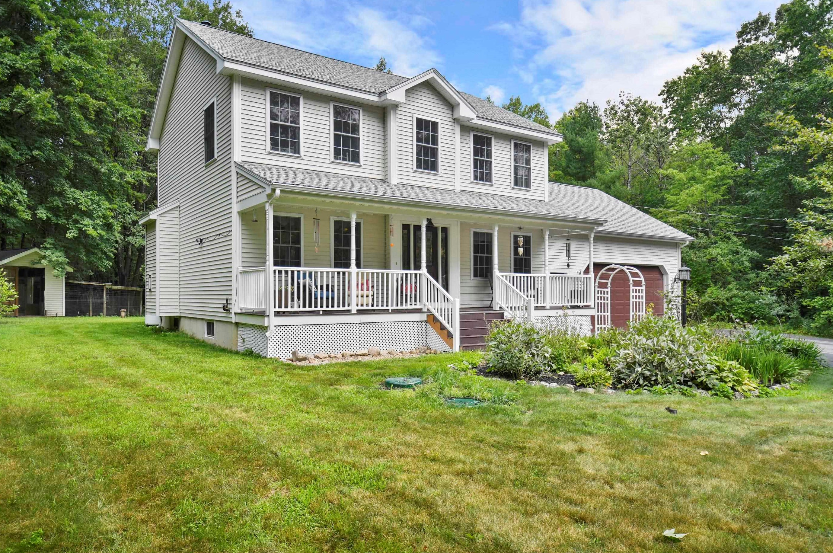 2 Cate Rd, Deerfield, NH 03037