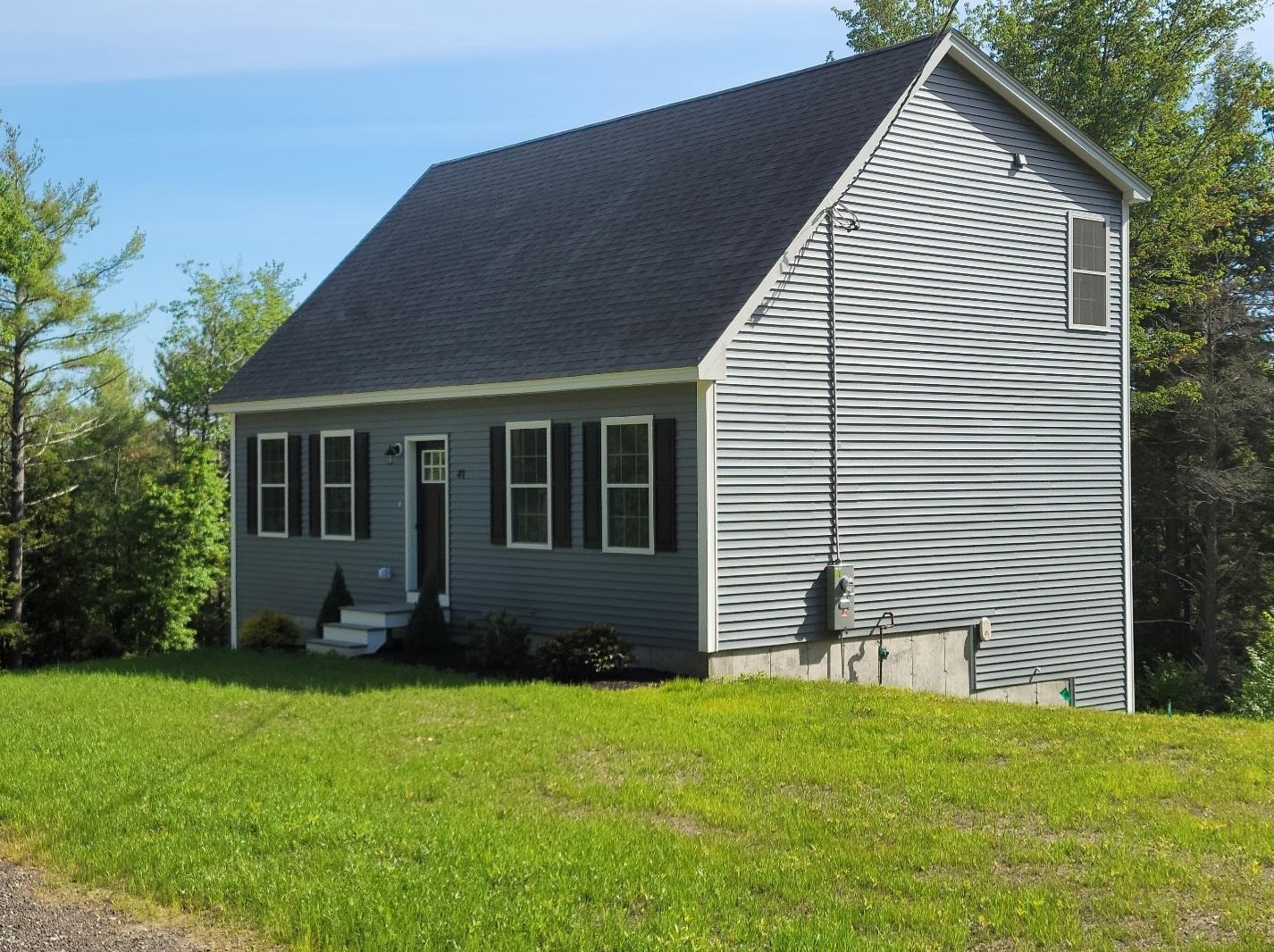 24 Old Fremont Rd, Raymond, NH 03077