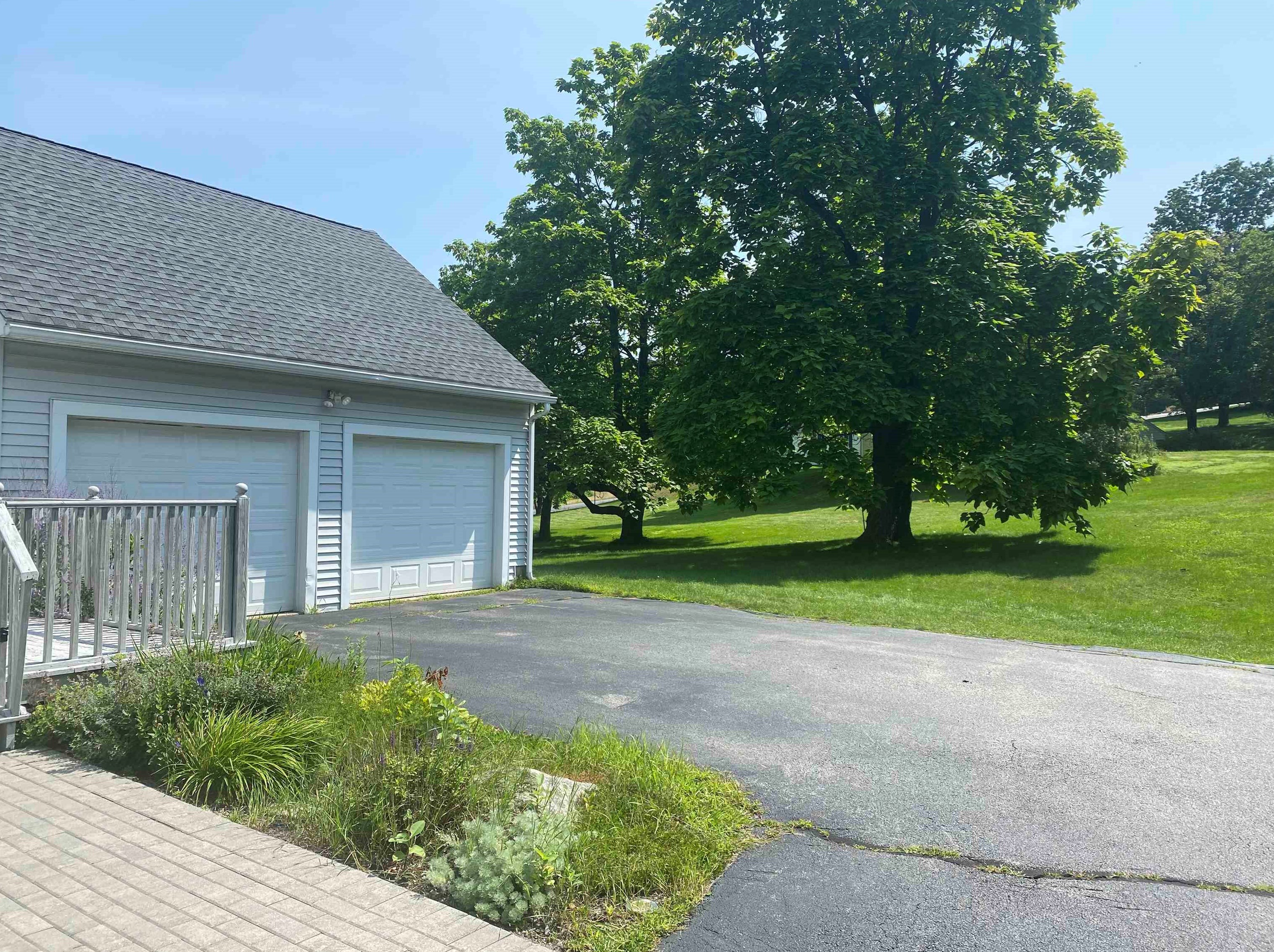75 Pinecrest Rd, Manchester, NH 03110-1670