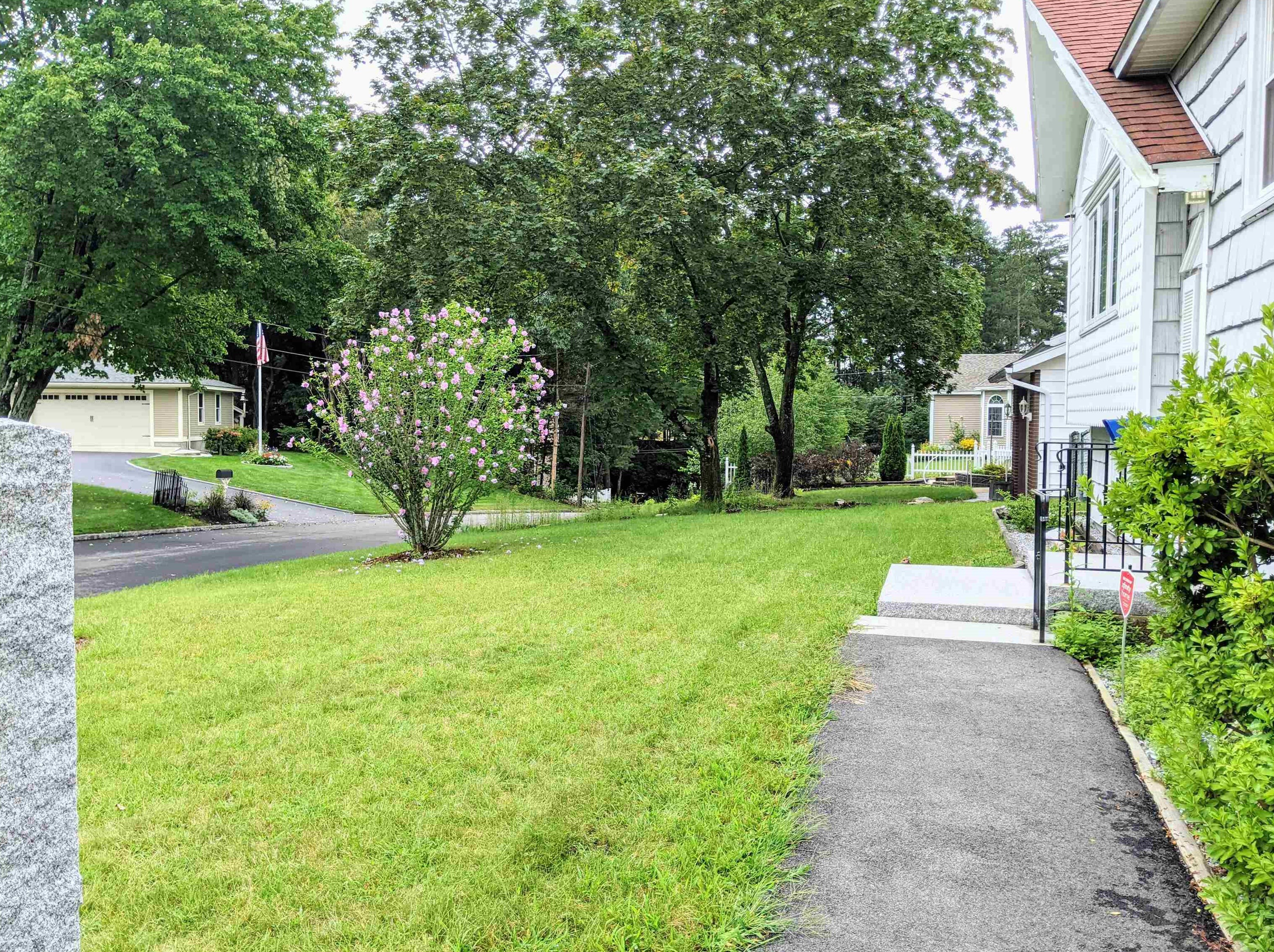 40 Becker St, Manchester, NH 03102-4123