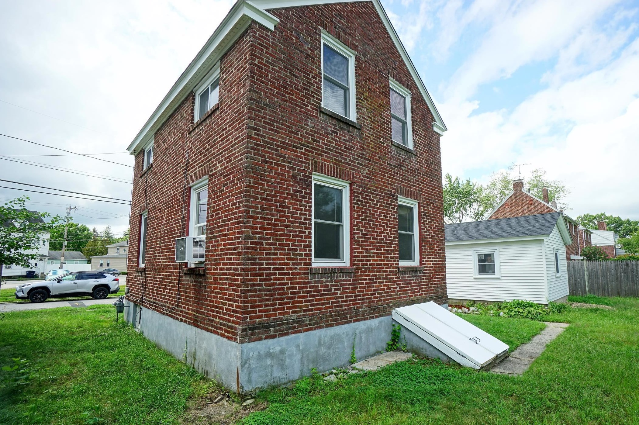 5 Grand Ave, Nashua, NH 03060