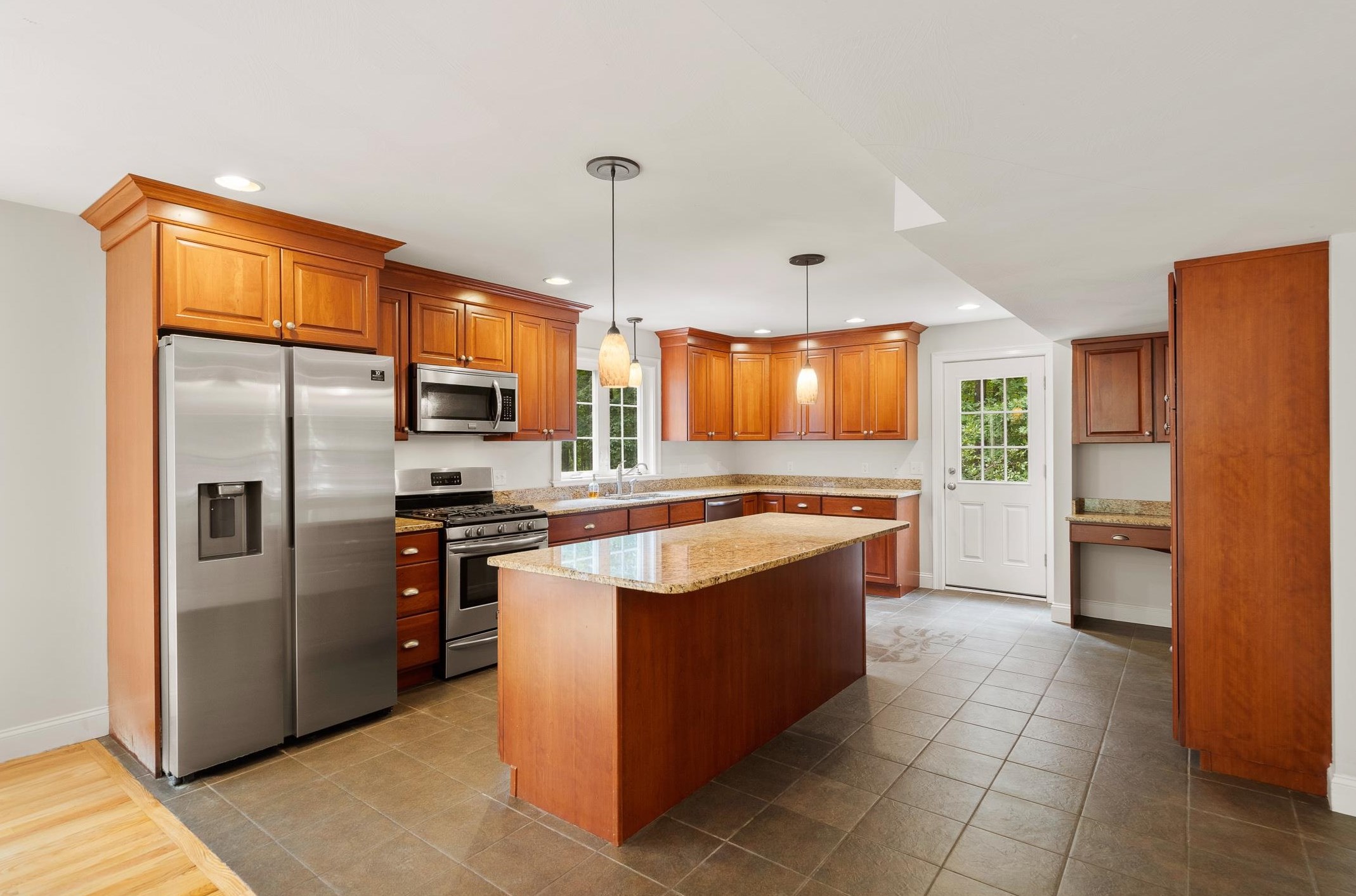 27 Colonel Wilkins Rd, Amherst, NH 03031