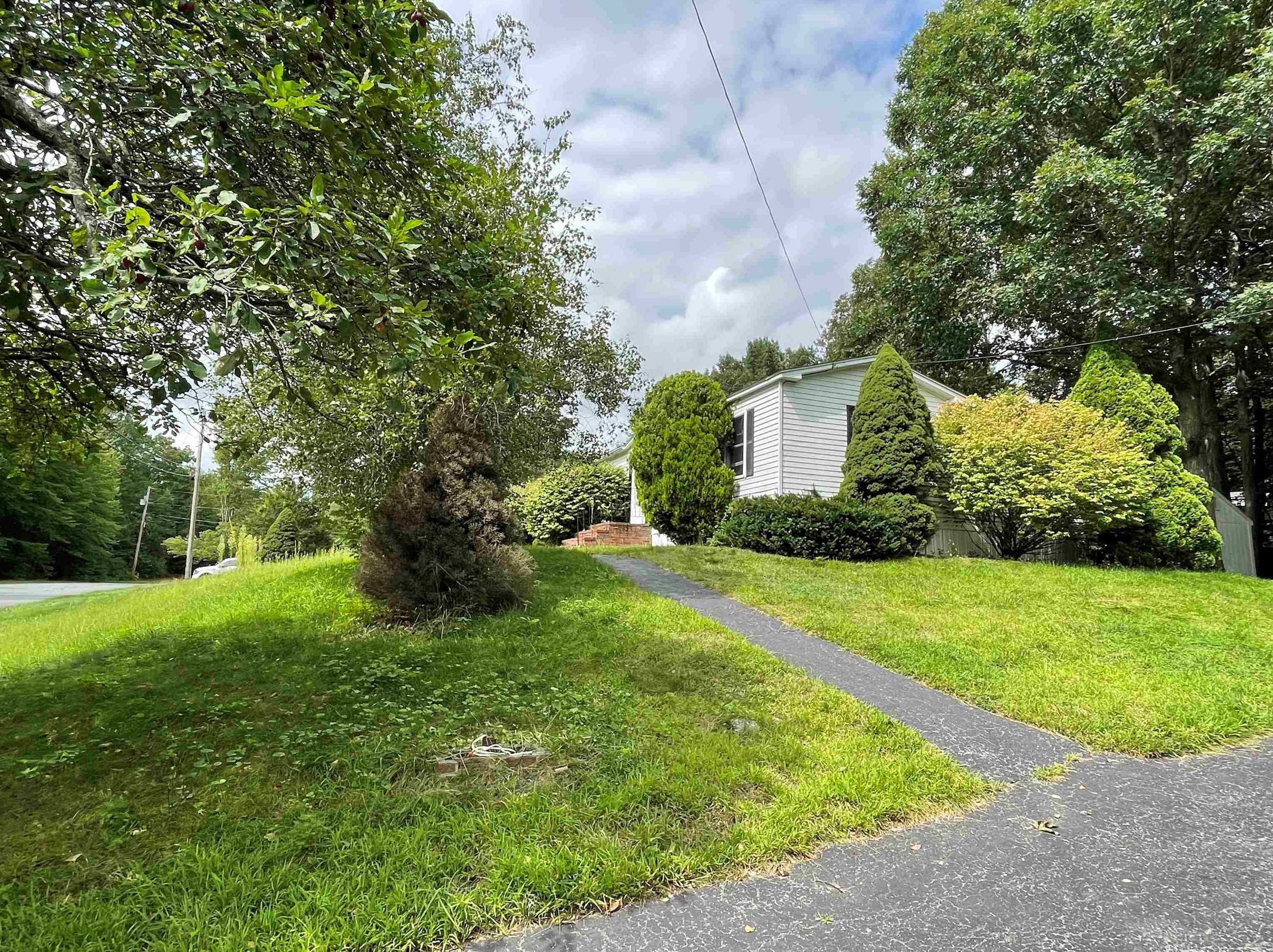 11 Squire Ridge Rd, Hampstead, NH 03841
