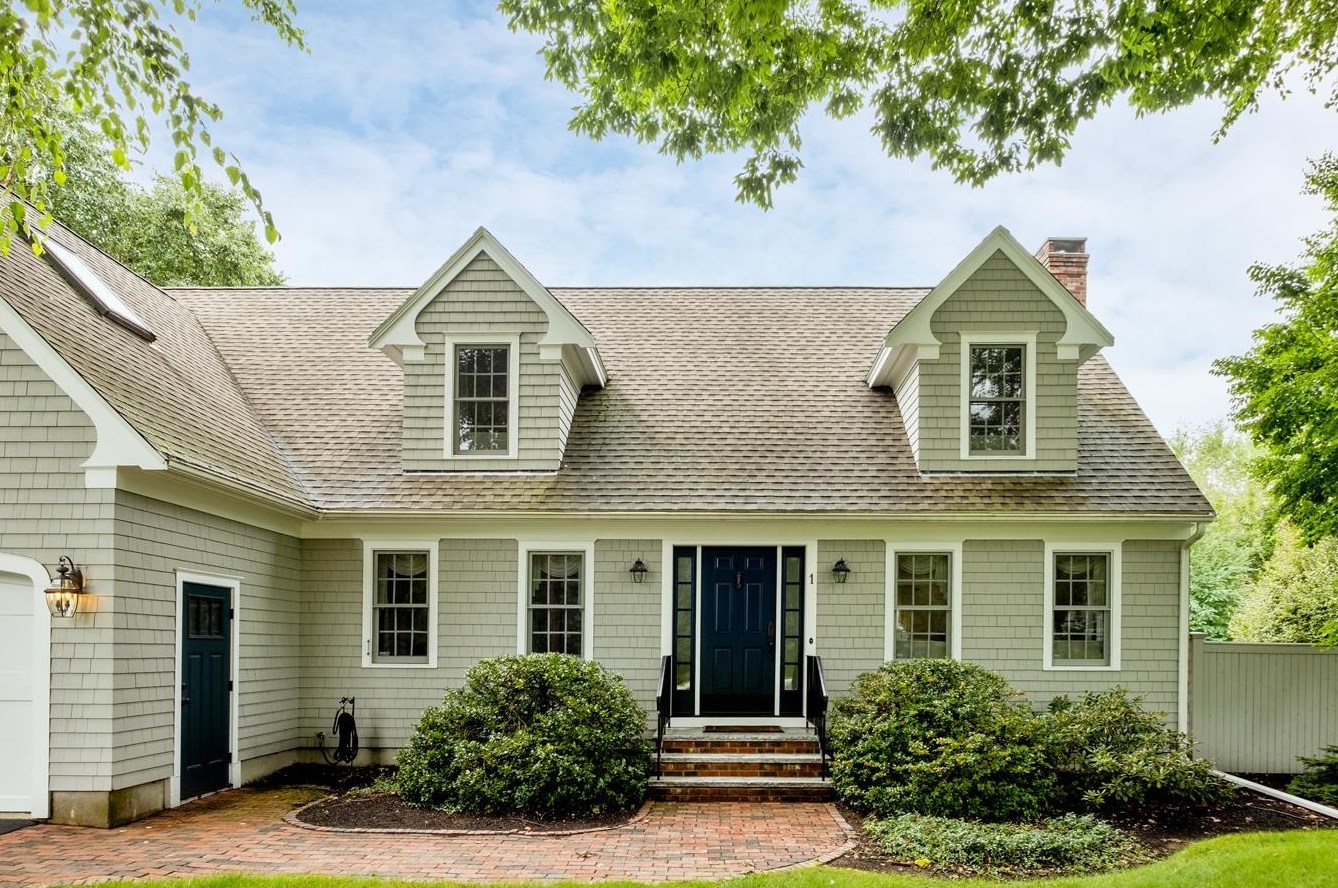 1 Berry Hill Rd, Stratham, NH 03885