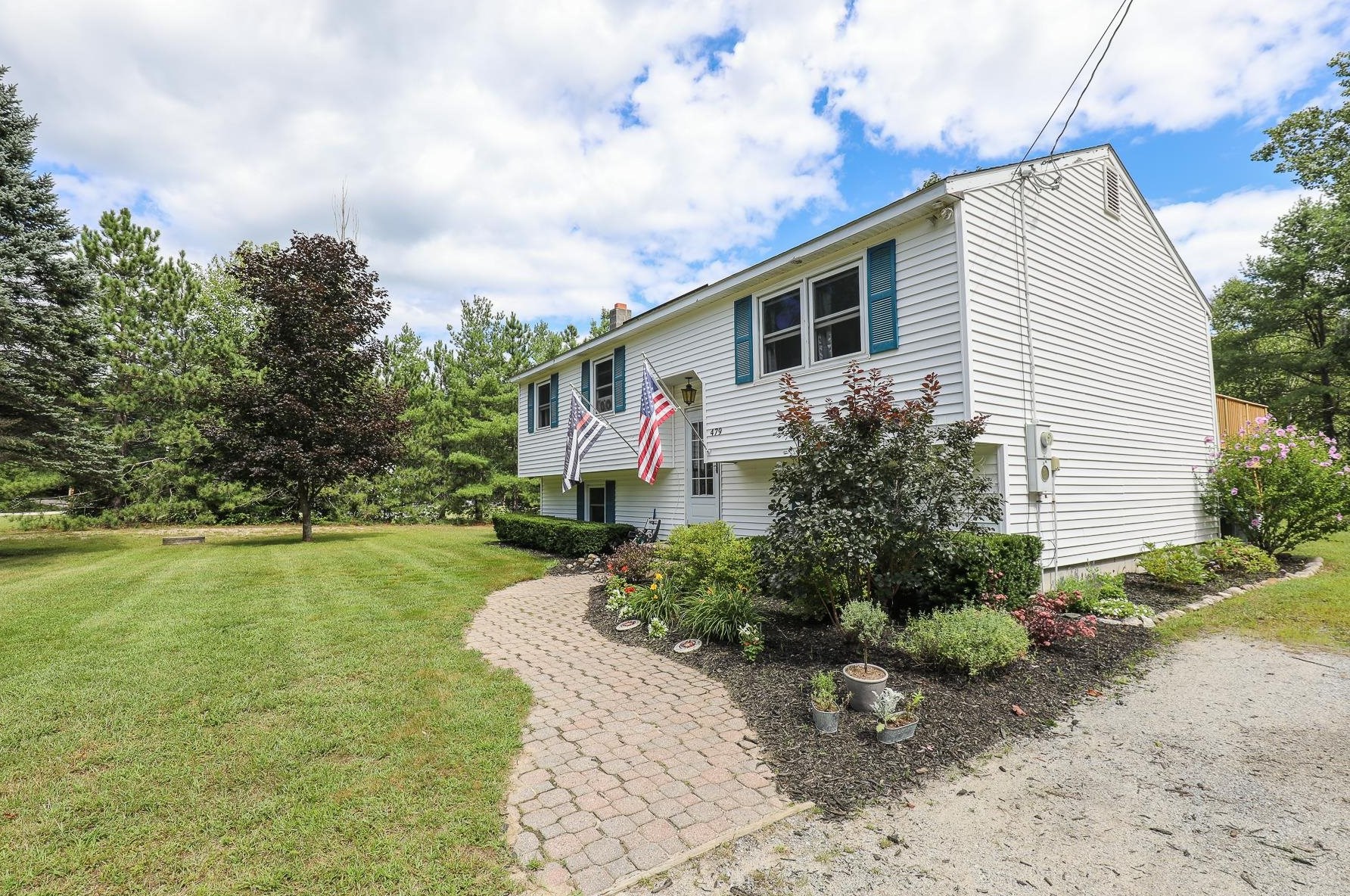 479 Bacon Rd, Henniker, NH 03242