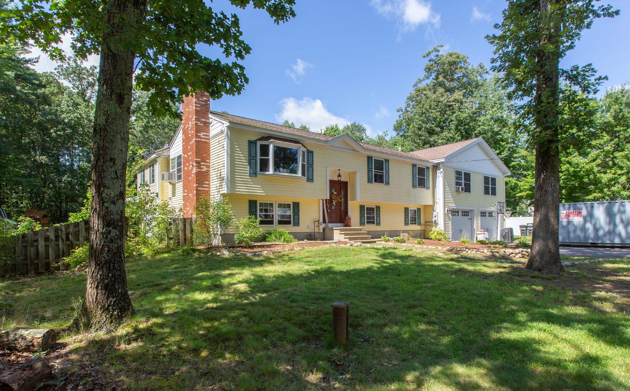 9 Mike Ln, Hudson, NH 03052-1050