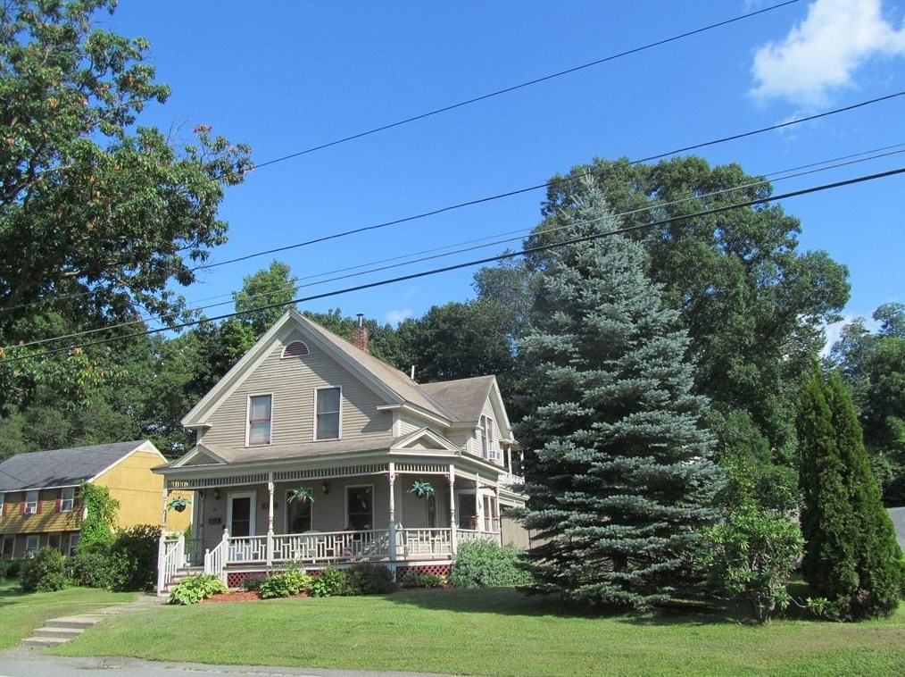 44 W Pleasant St, Unity, NH 03743