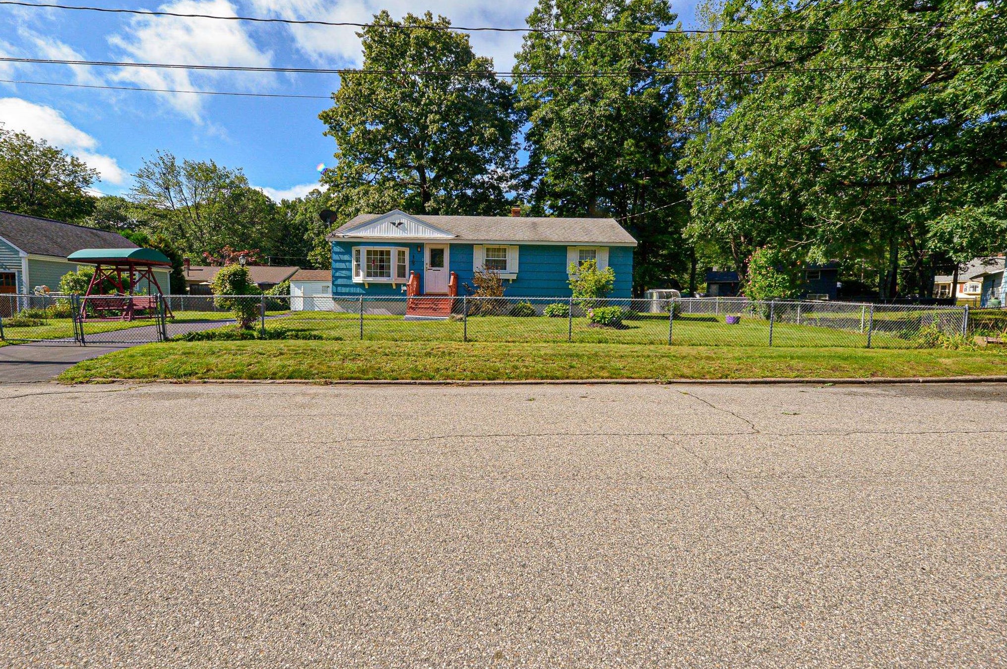 1 Berkshire Ln, Dover, NH 03820