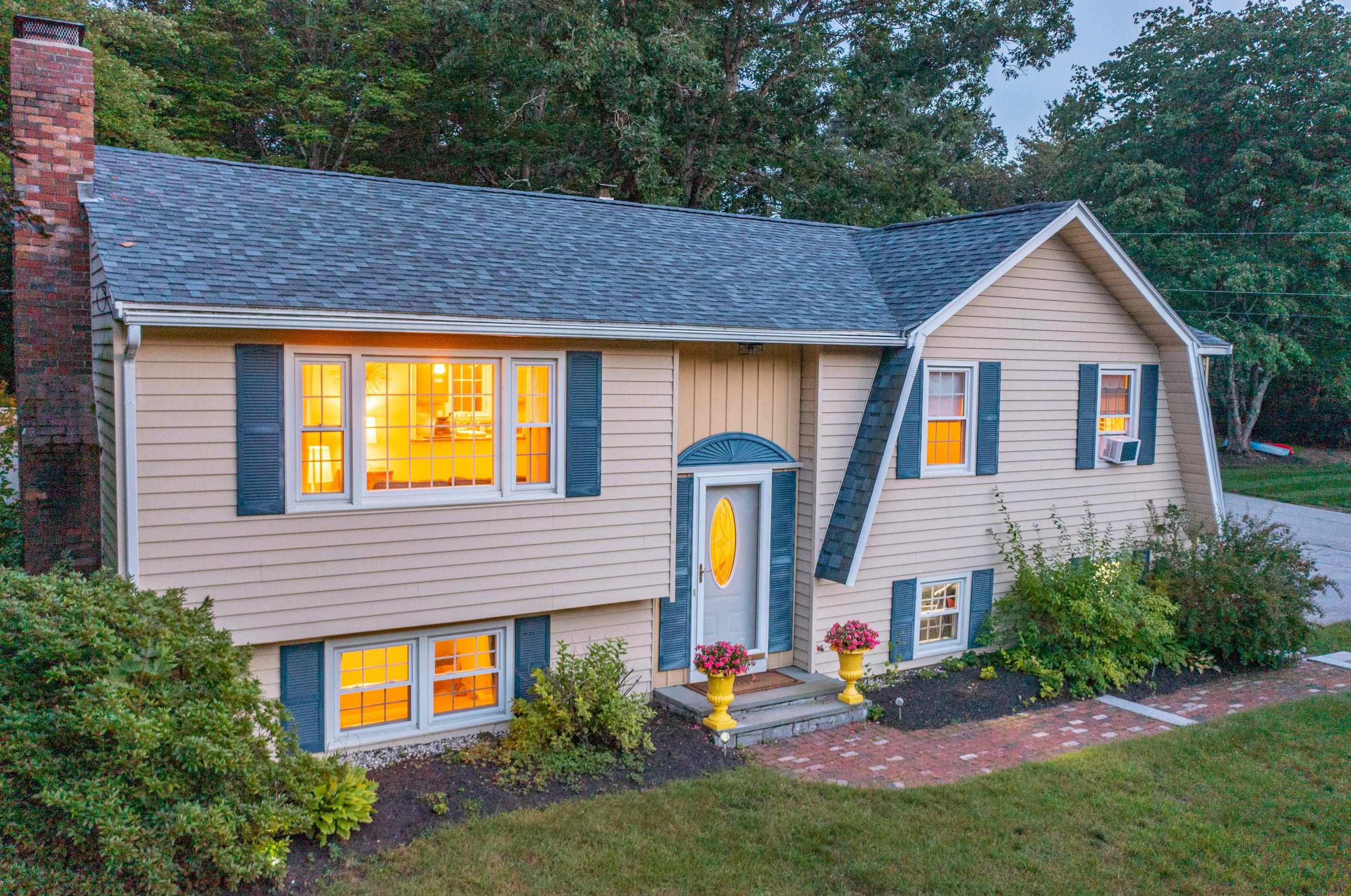 58 Ridgewood Rd, Hopkinton, NH 03229