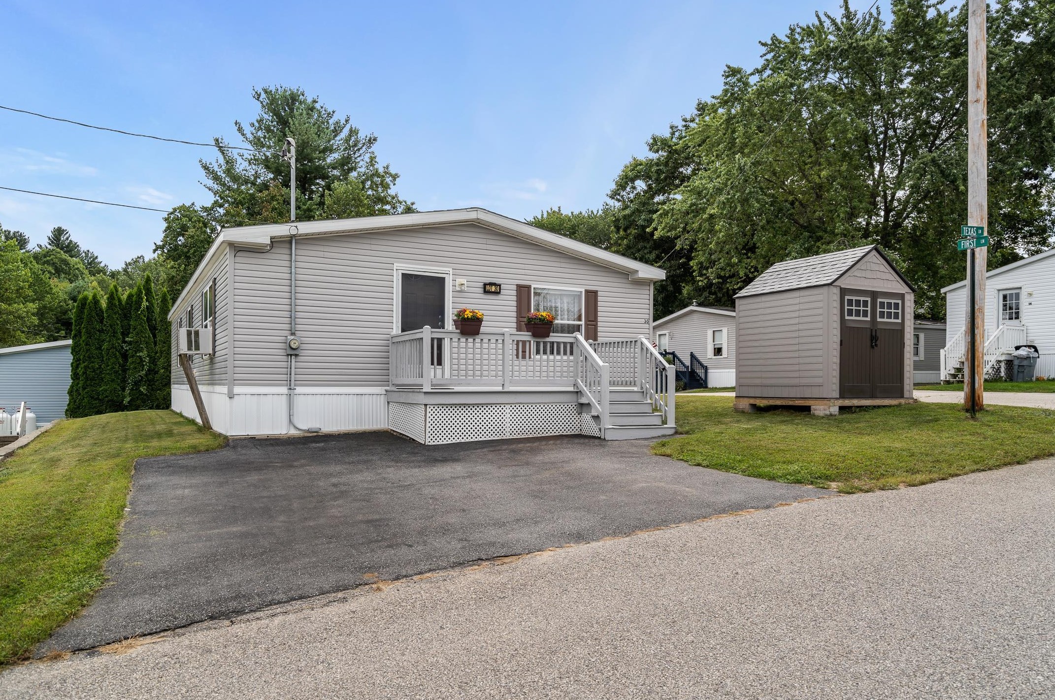 30 Kendall Pond Rd #30, Derry, NH 03038