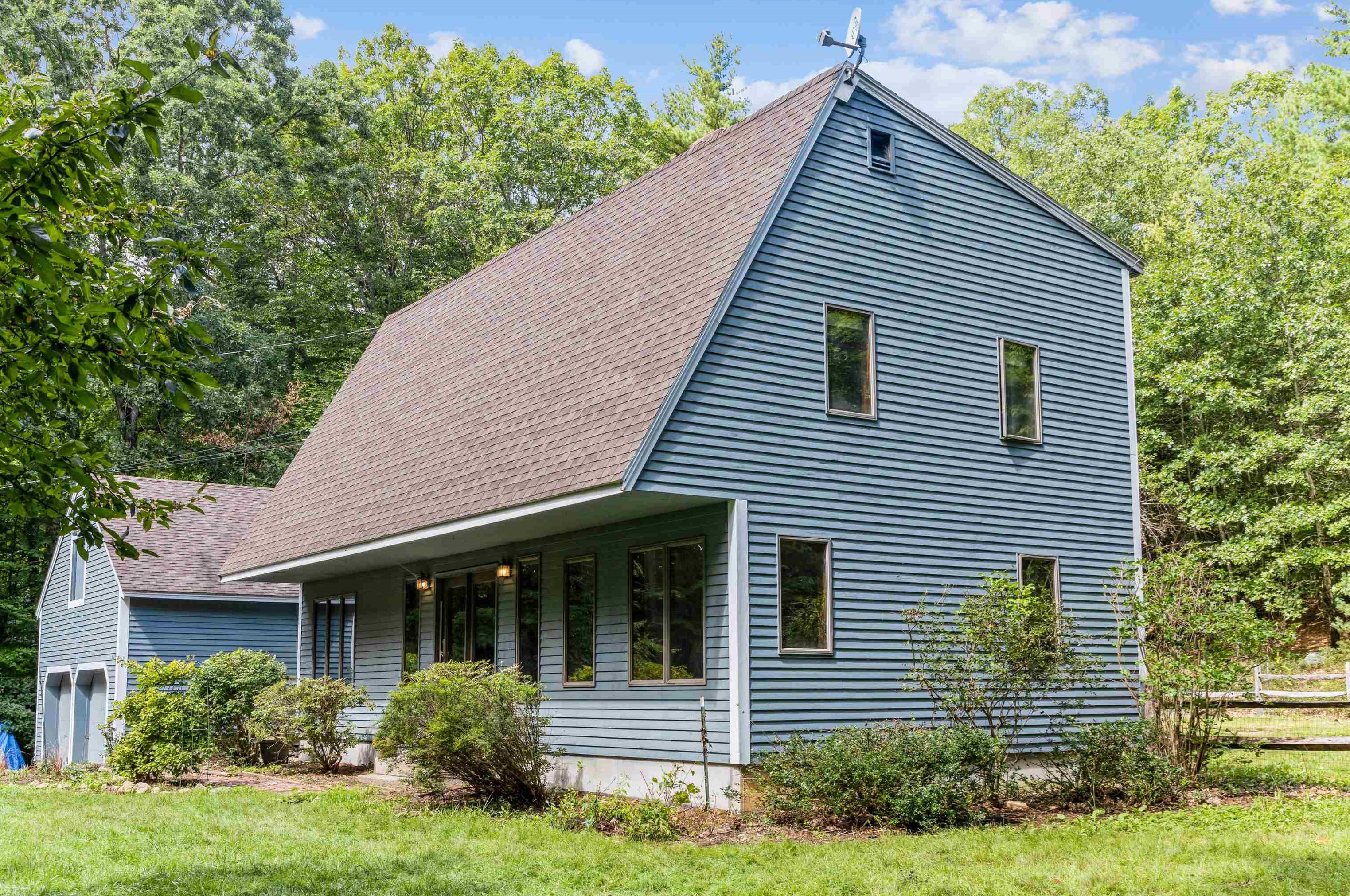 10 Westgate Rd, Mount Vernon, NH 03057-1903