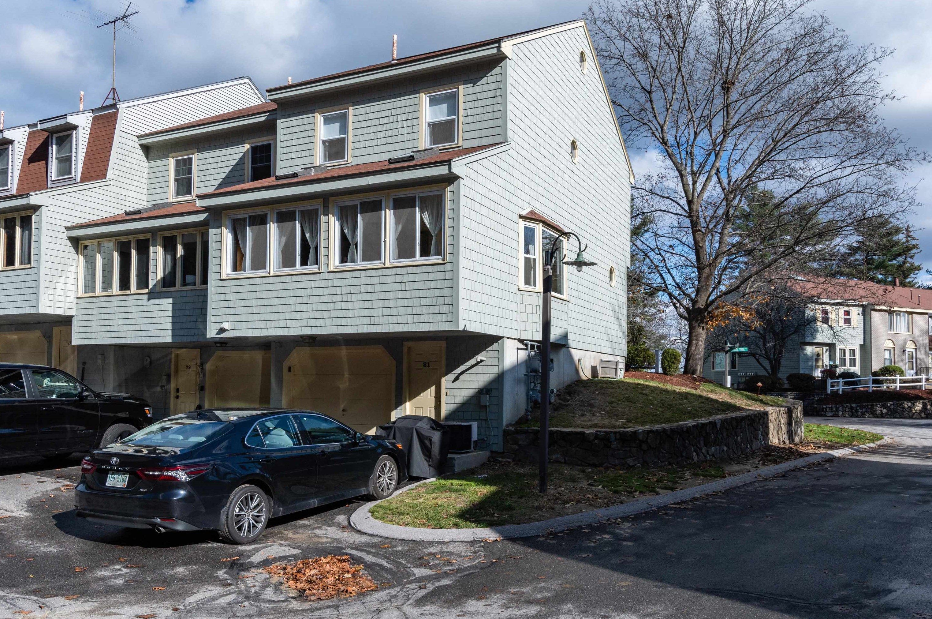 81 Sentry Way, Merrimack NH 03054-4409 exterior