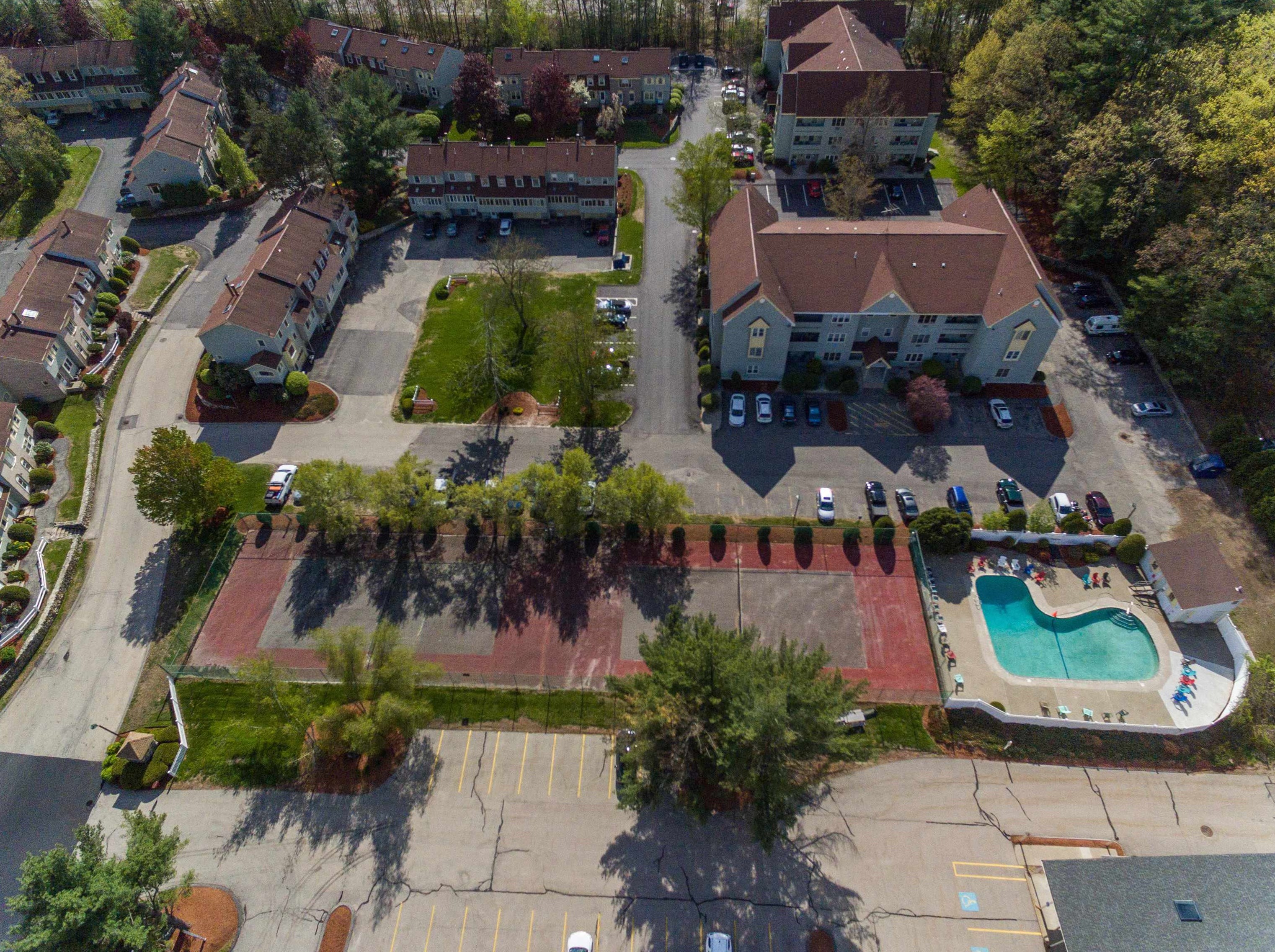 81 Sentry Way, Merrimack NH 03054-4409 exterior