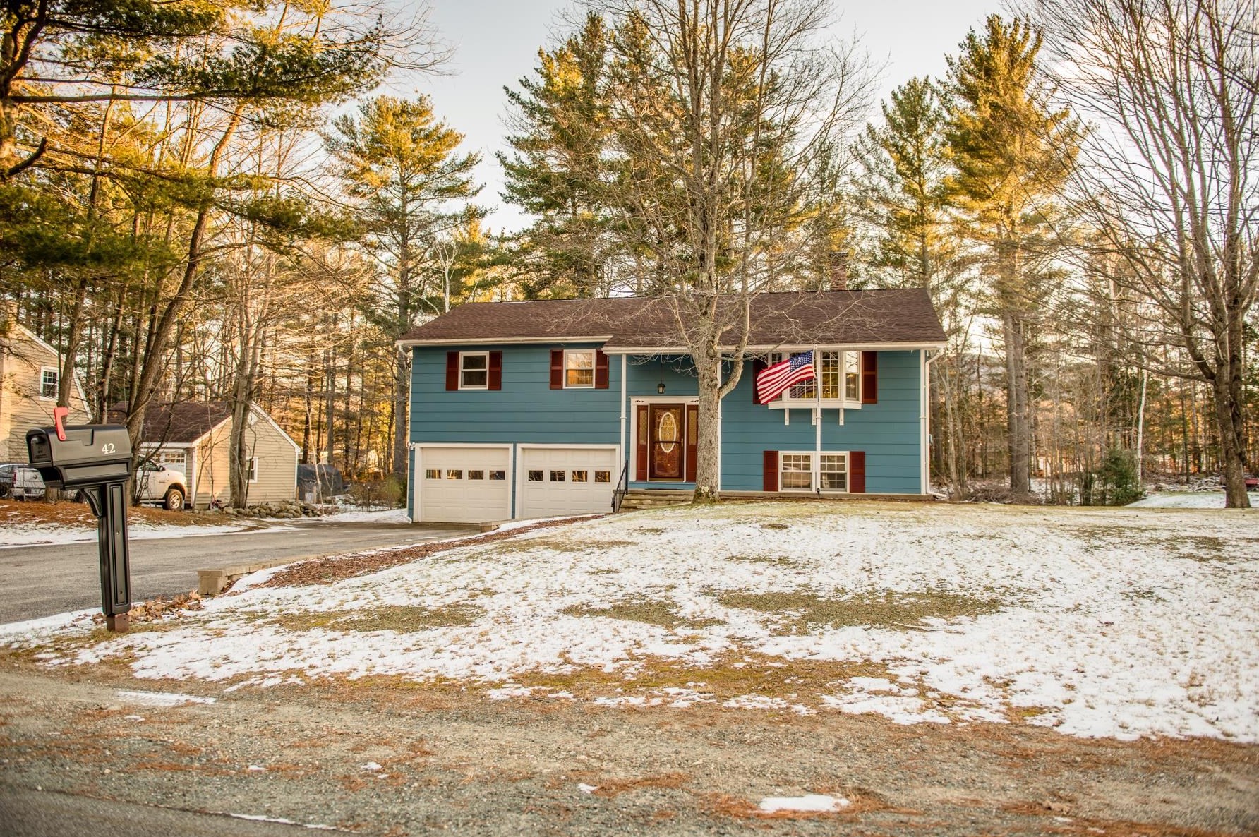 42 Crestwood Dr, Shelburne, NH 03581