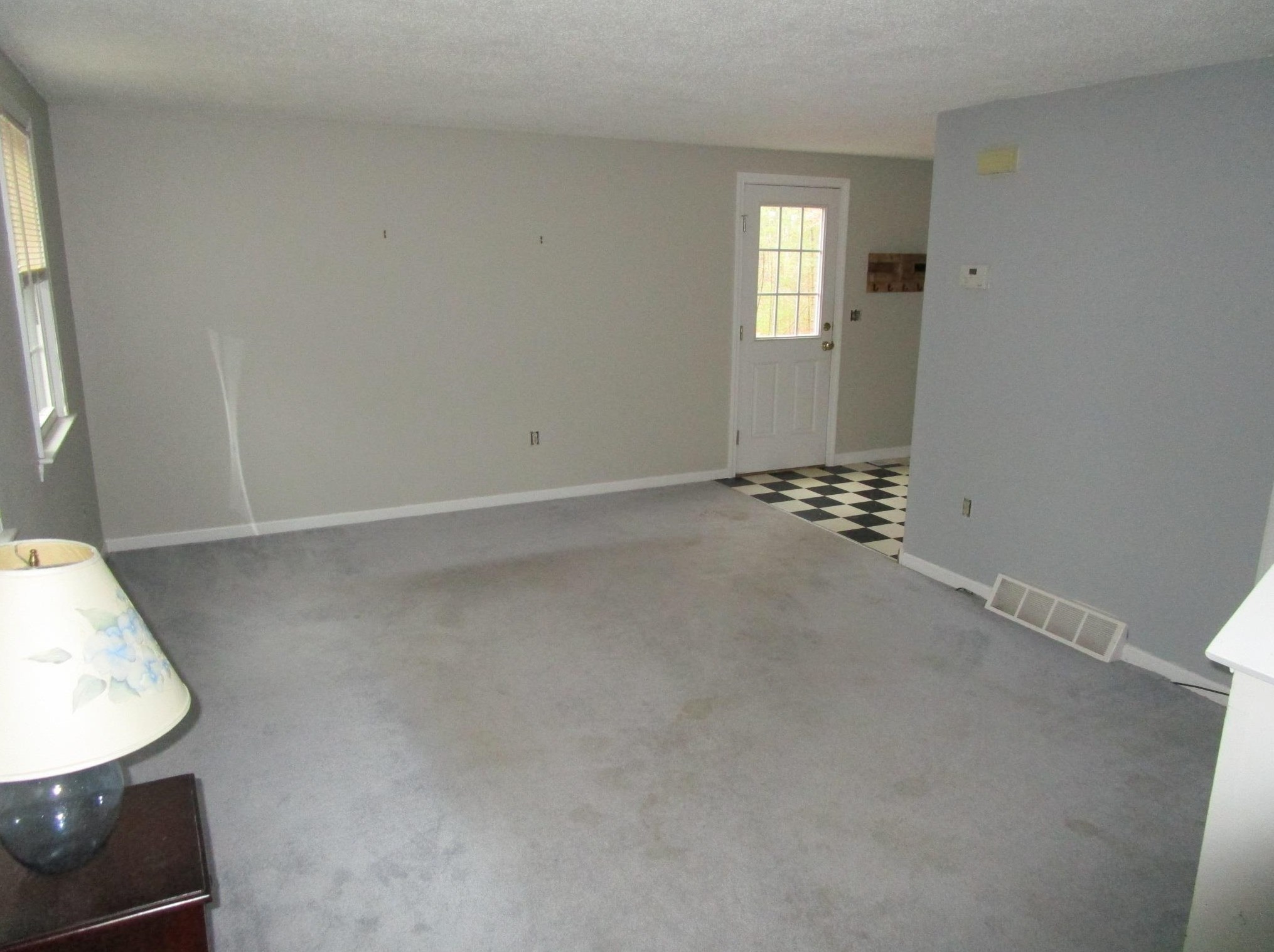 7 Patten Rd, Merrimack NH 03054-3010 exterior