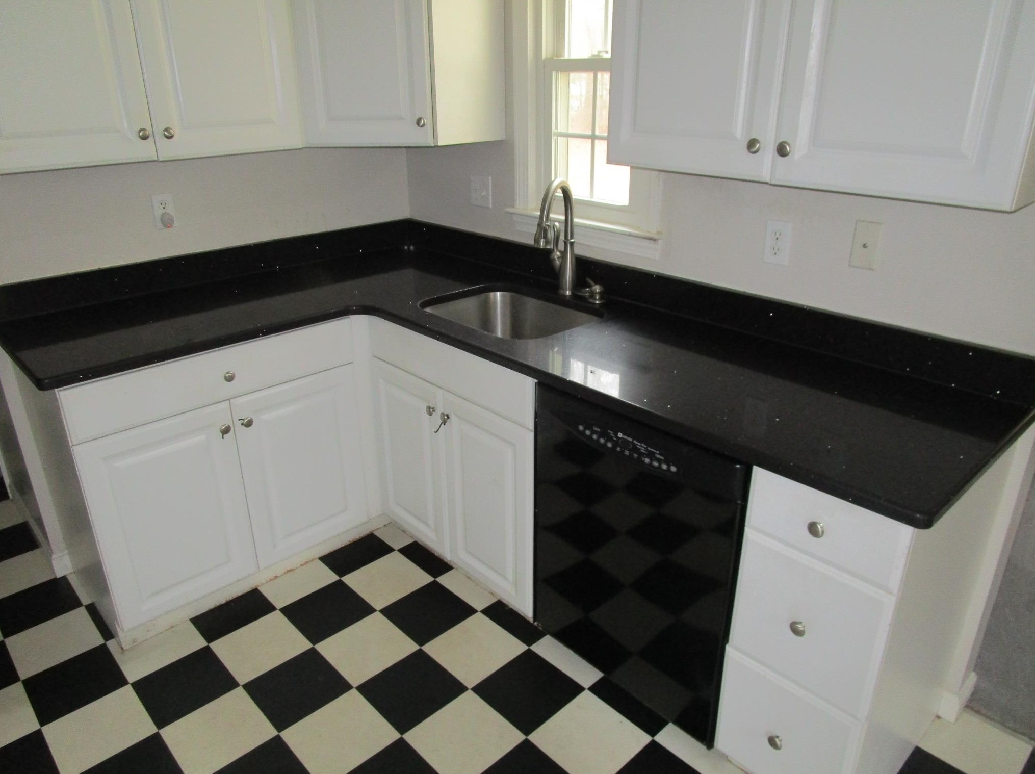 7 Patten Rd, Merrimack NH 03054-3010 exterior