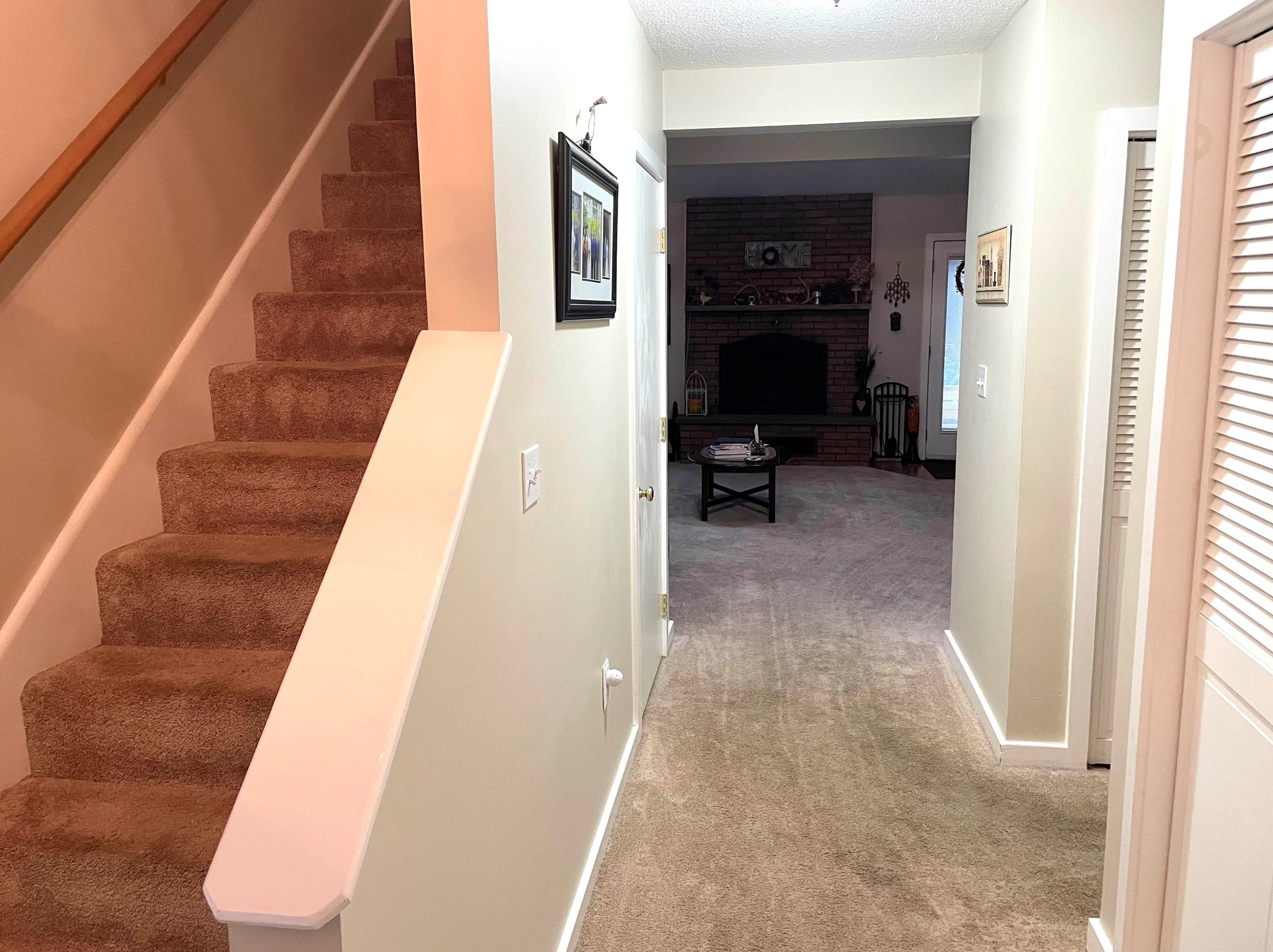 46 Derry St, Merrimack, NH 03054-3152