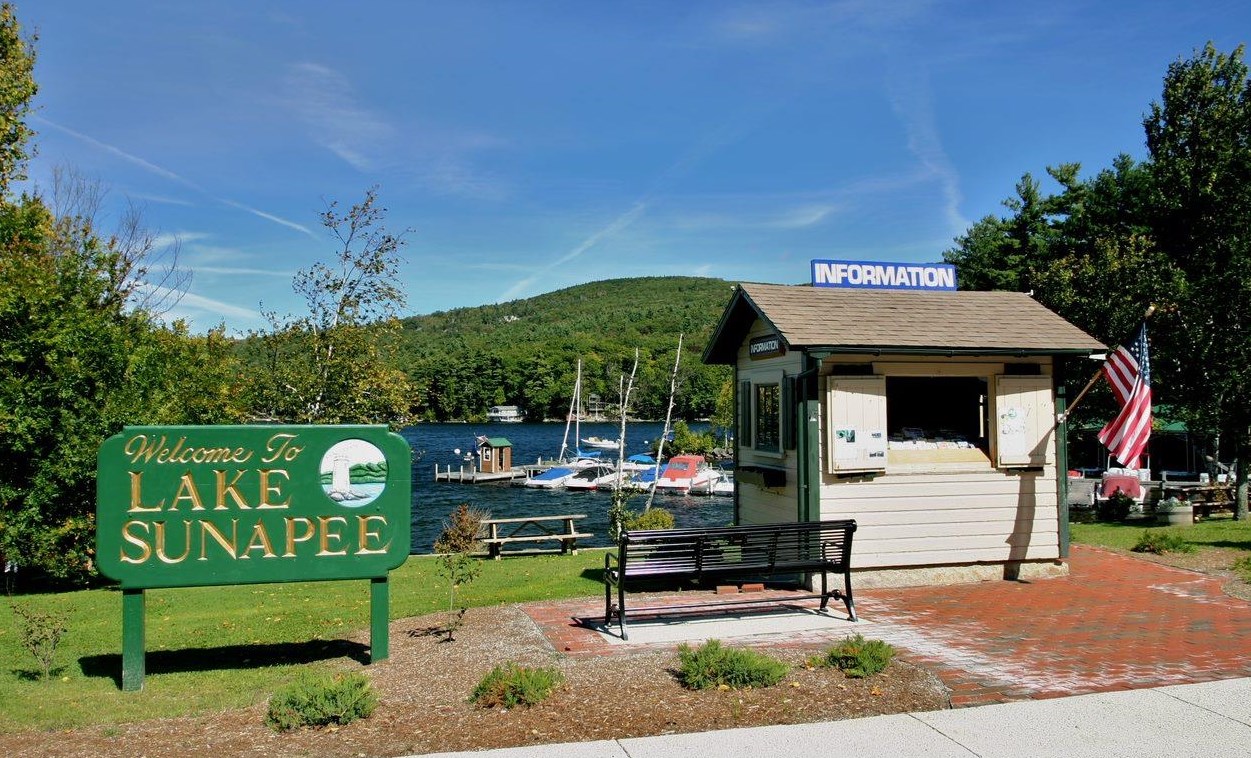 34 Hilltop Dr, Newbury NH 03255-5612 exterior