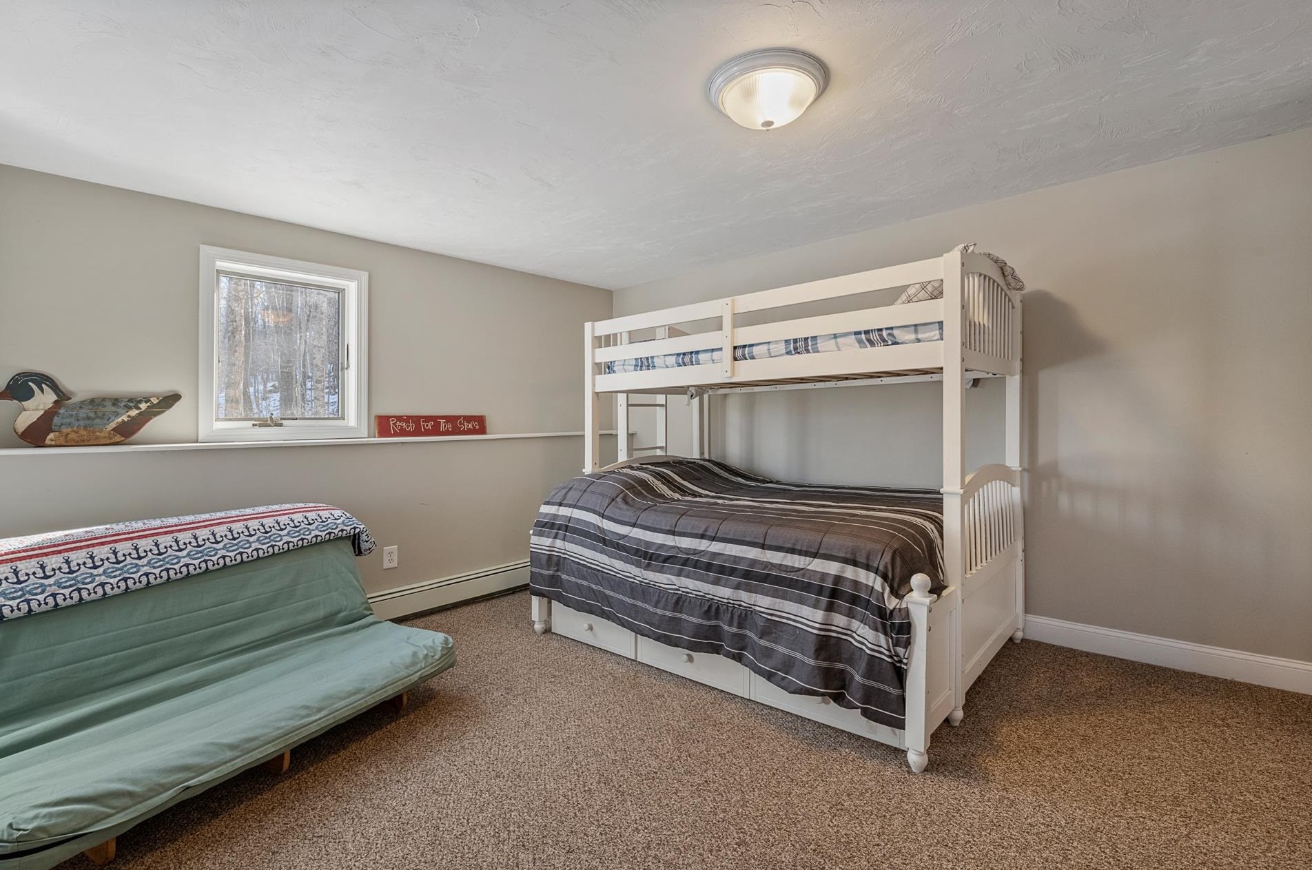 34 Hilltop Dr, Newbury NH 03255-5612 exterior