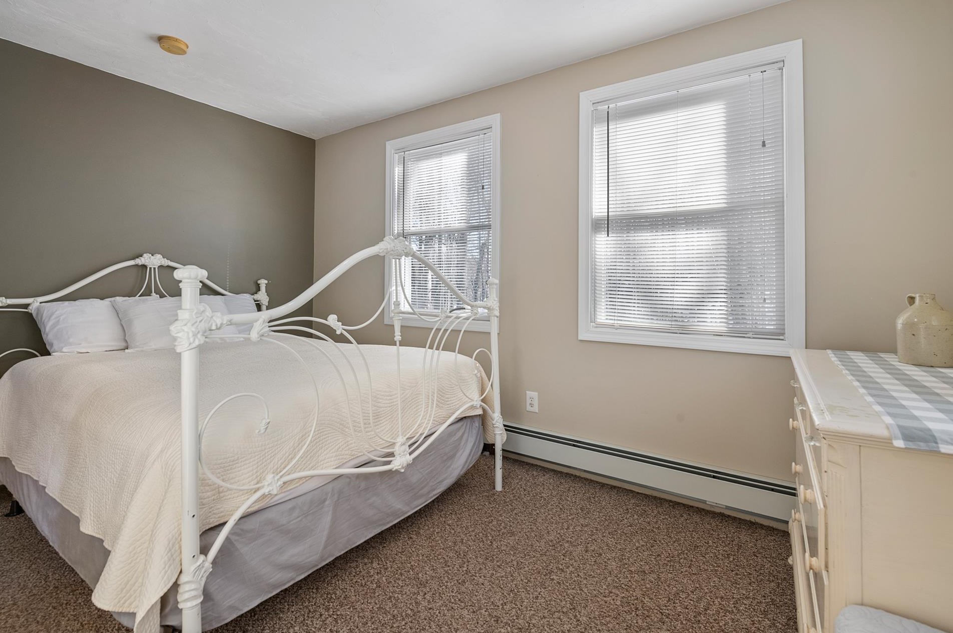 34 Hilltop Dr, Newbury NH 03255-5612 exterior