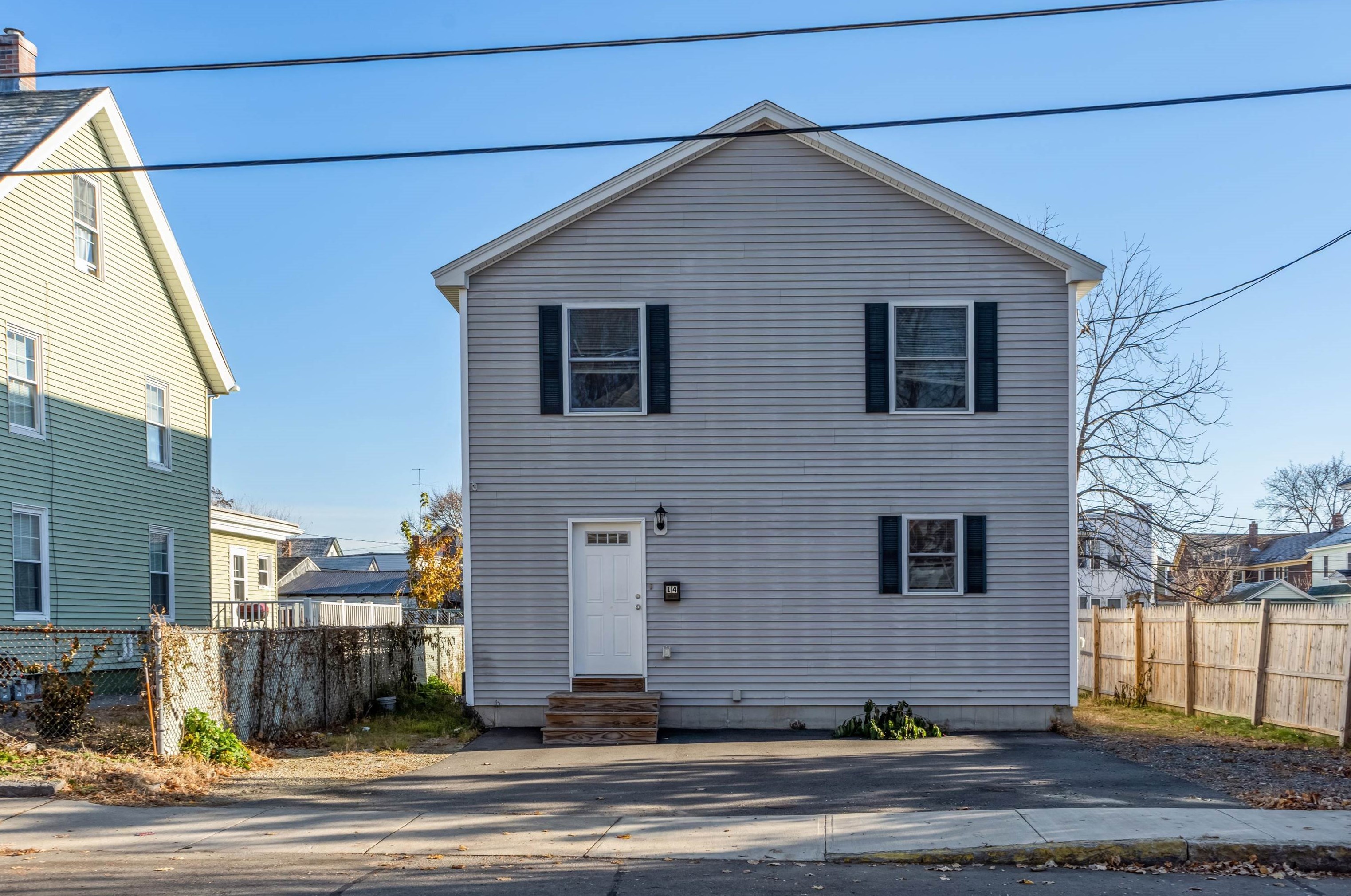 14 Mason St, Nashua, NH 03060-3414