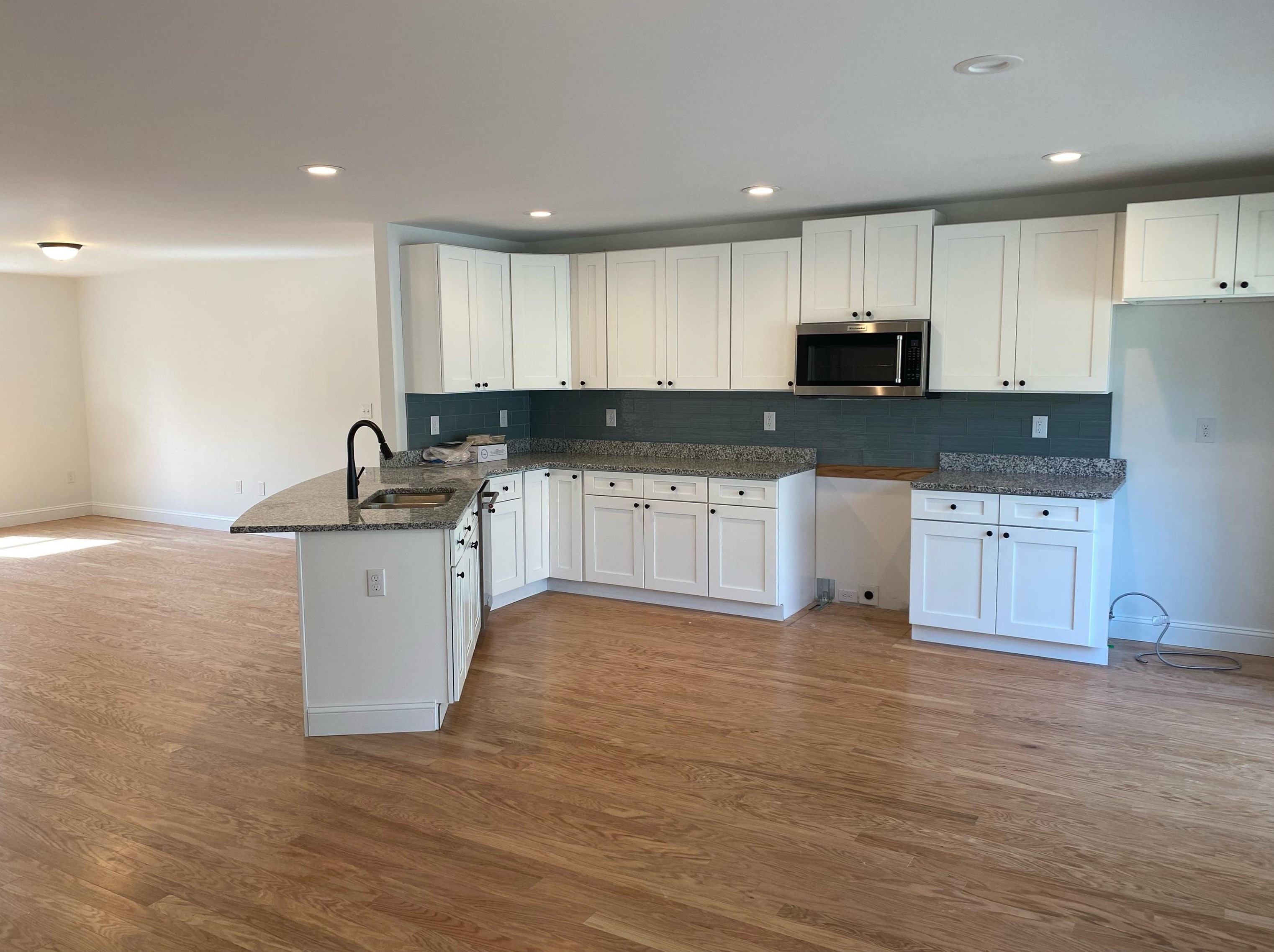 10 Lawrence Rd, Hudson, NH 03051-3119