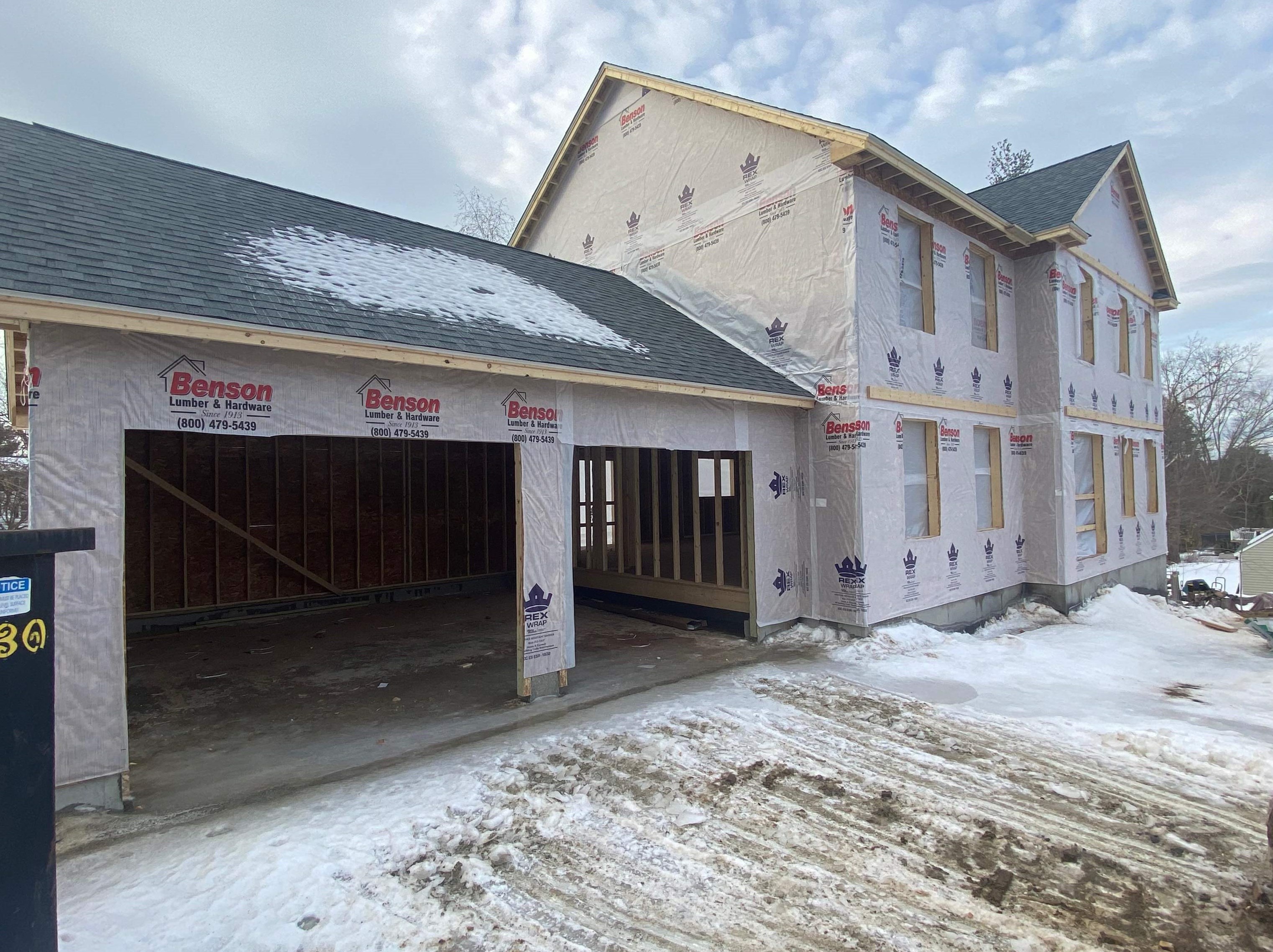 520 Adams St, Manchester, NH 03104-1611